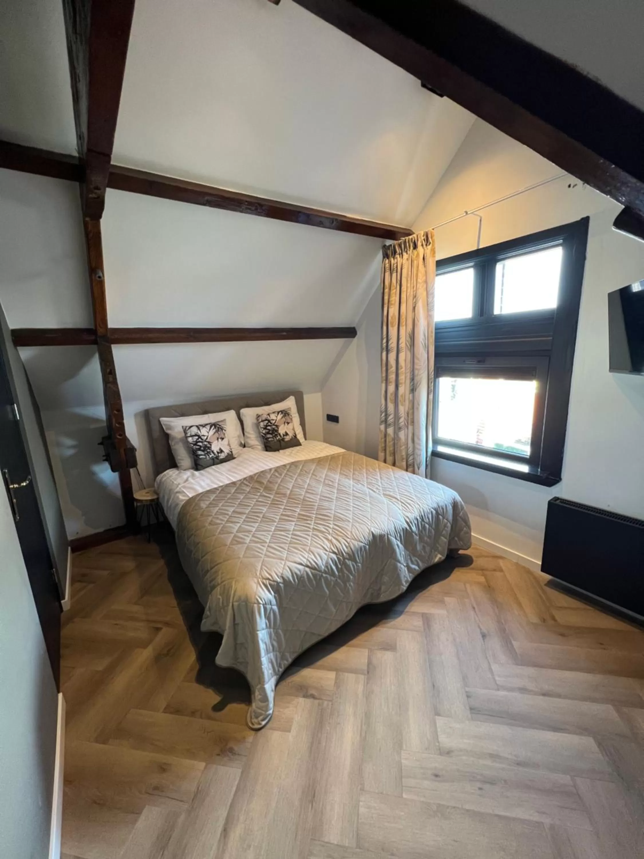 Photo of the whole room, Bed in Boutique Hotel de Kade Zaandam-Amsterdam