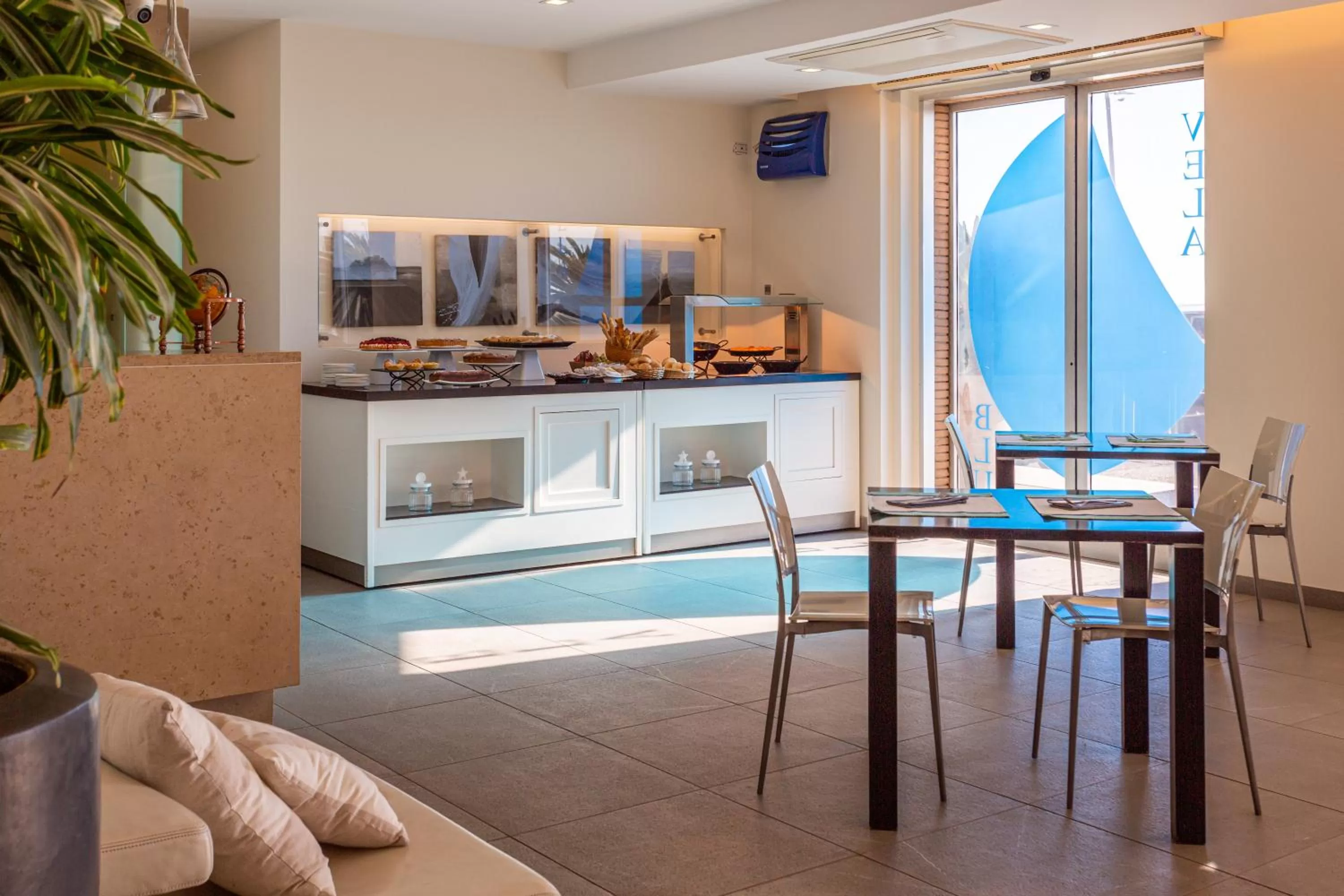 Breakfast in Smy Aran Blu Roma Mare