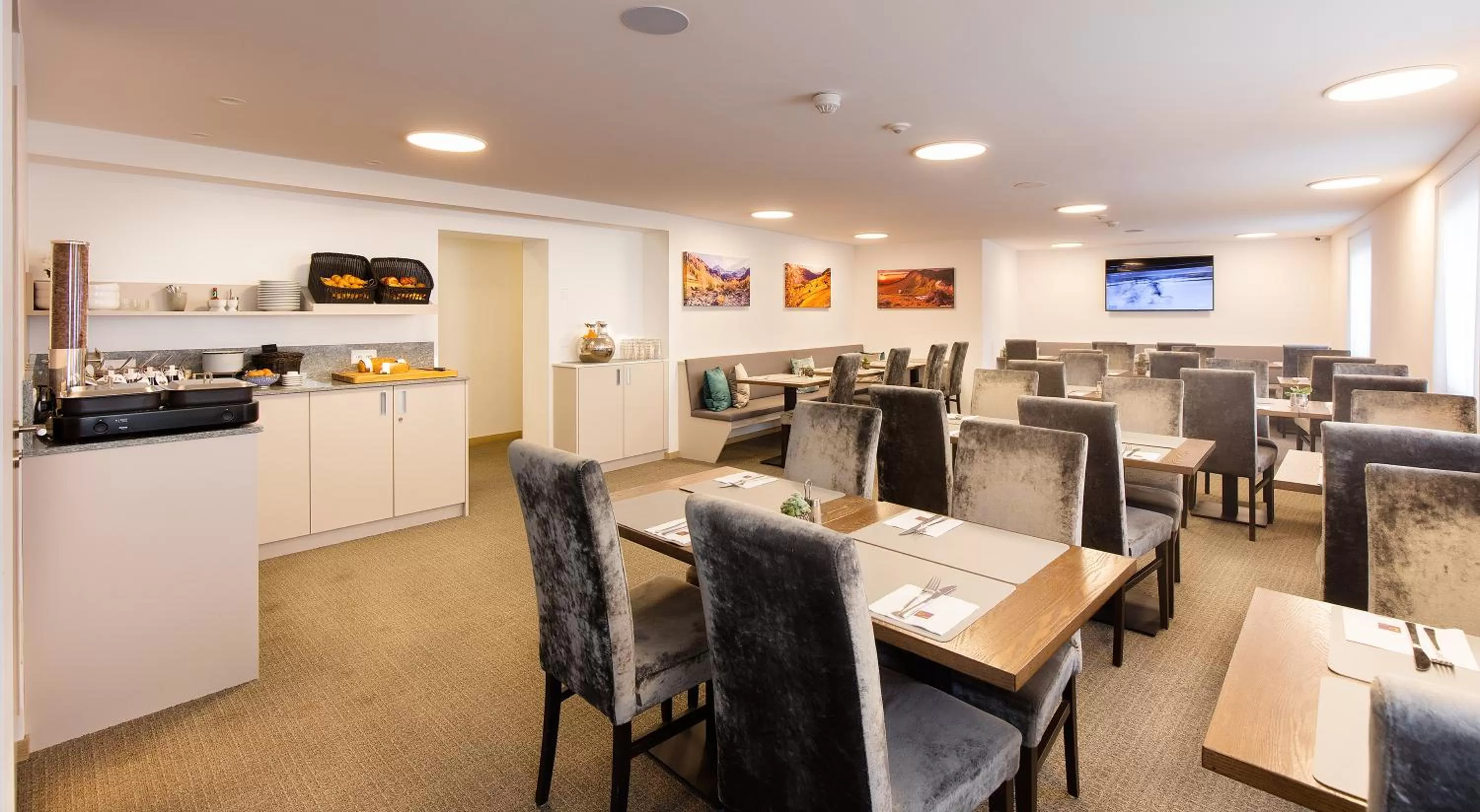 Buffet breakfast in Hotel Vaduzerhof by b-smart