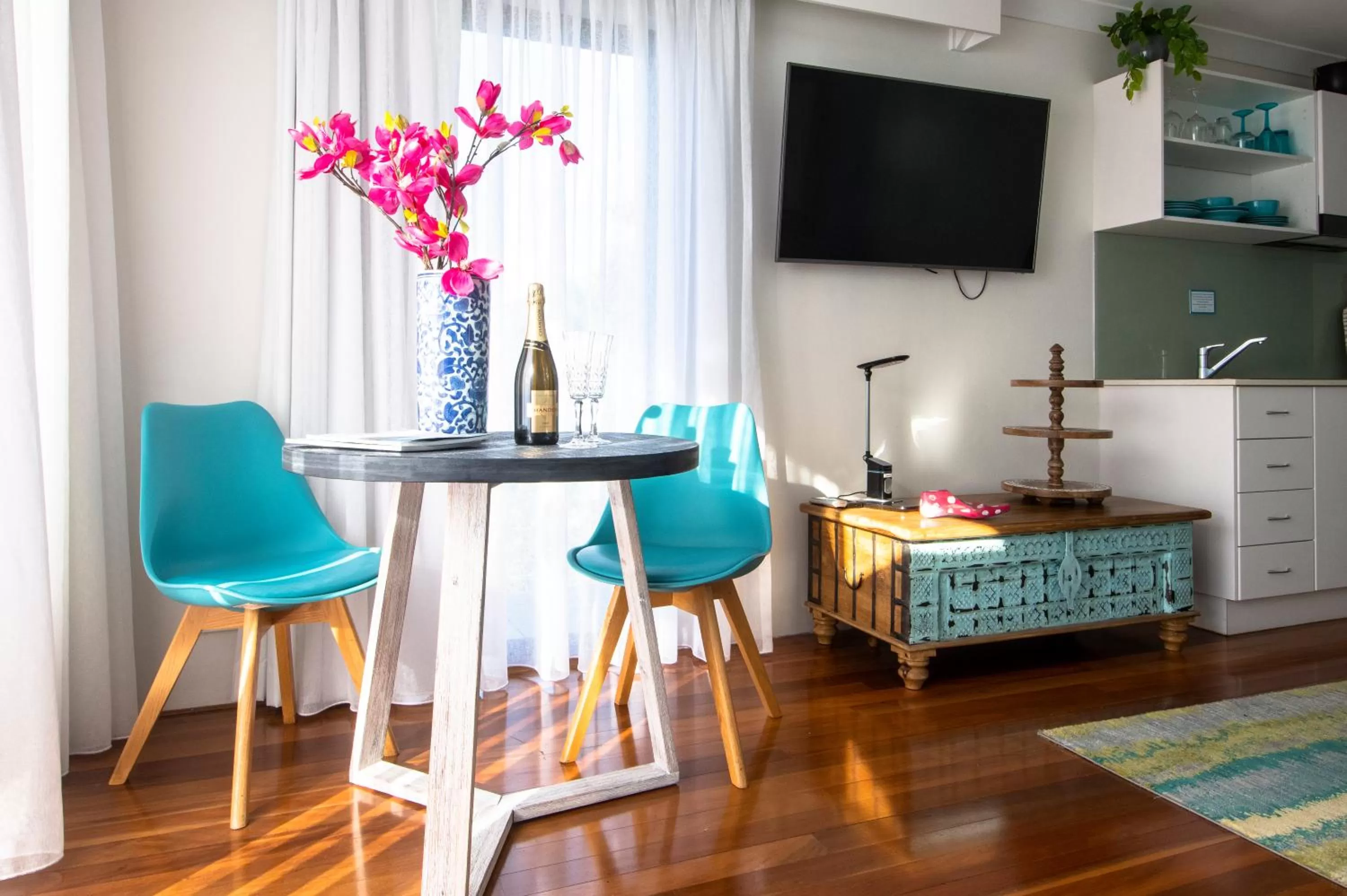 Seating area in Terrigal Pacific Coastal Retreat