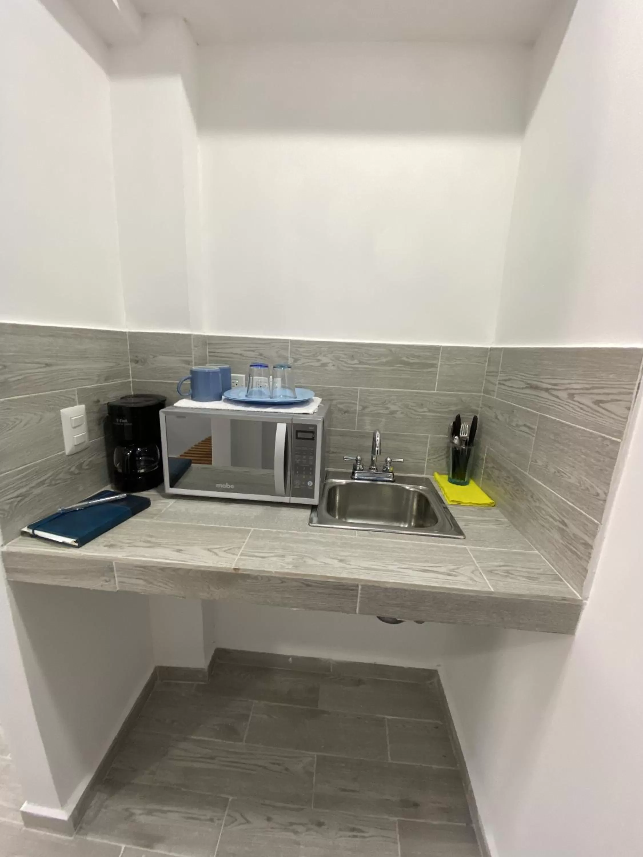 Coffee/tea facilities, Kitchen/Kitchenette in Casa María