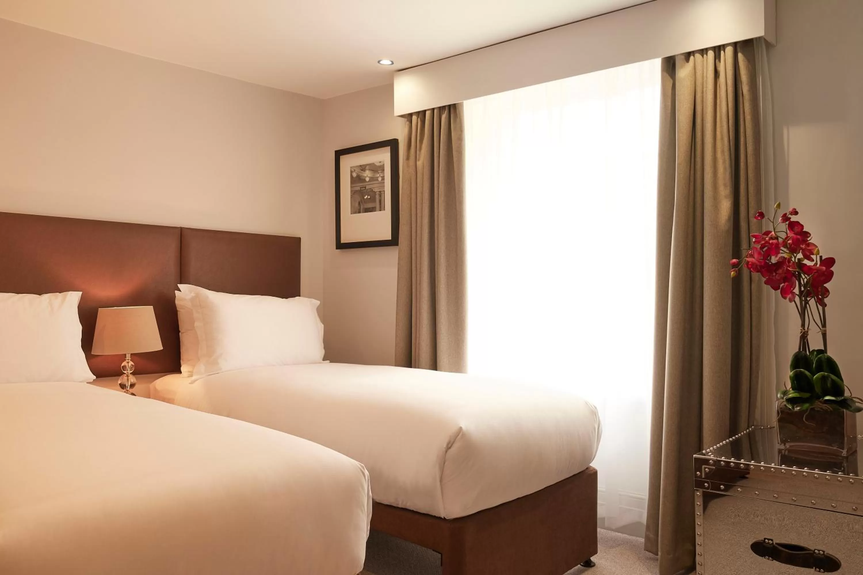 Bedroom, Bed in The Tophams Hotel