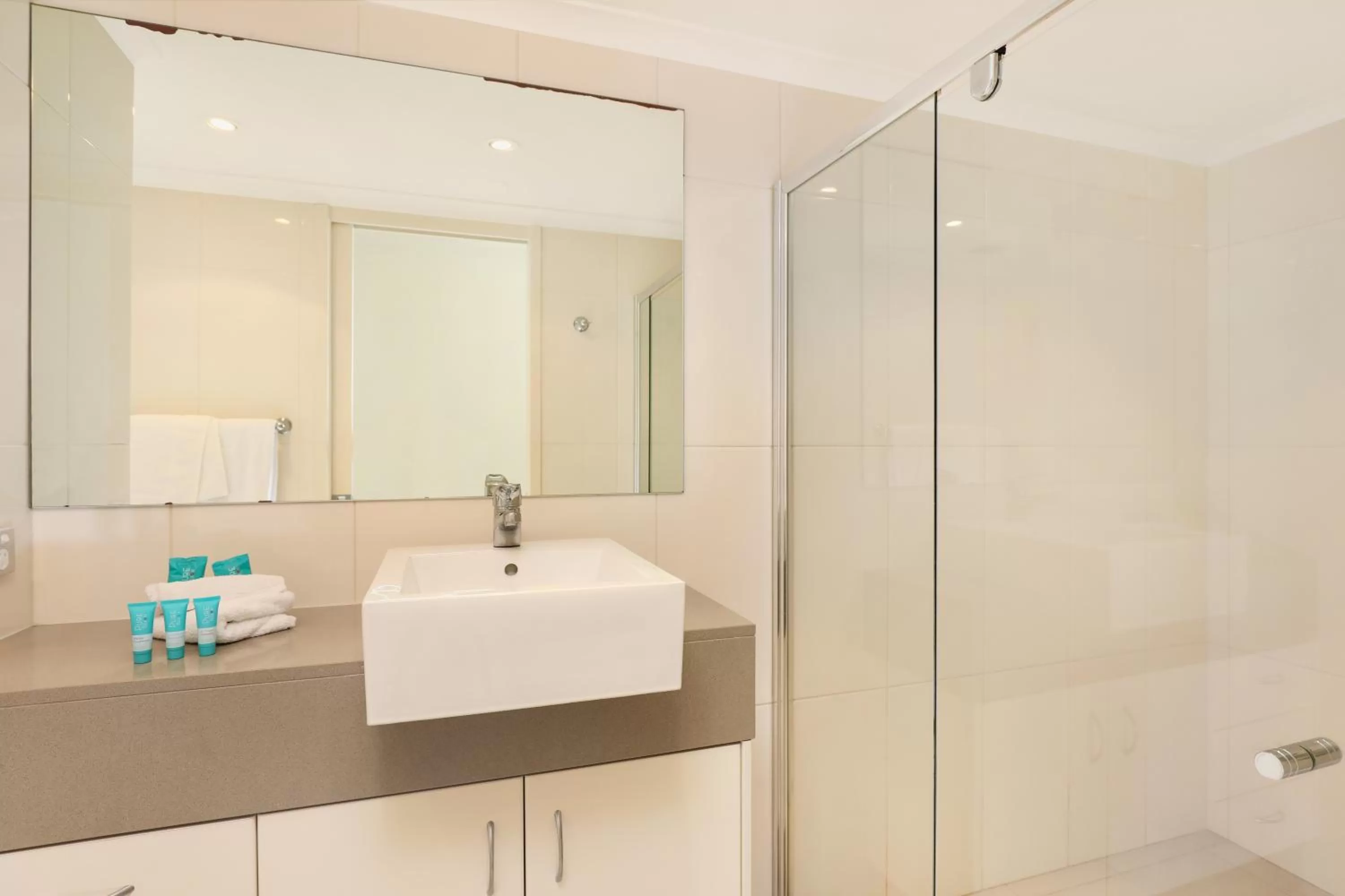 Bathroom in ULTIQA Points North