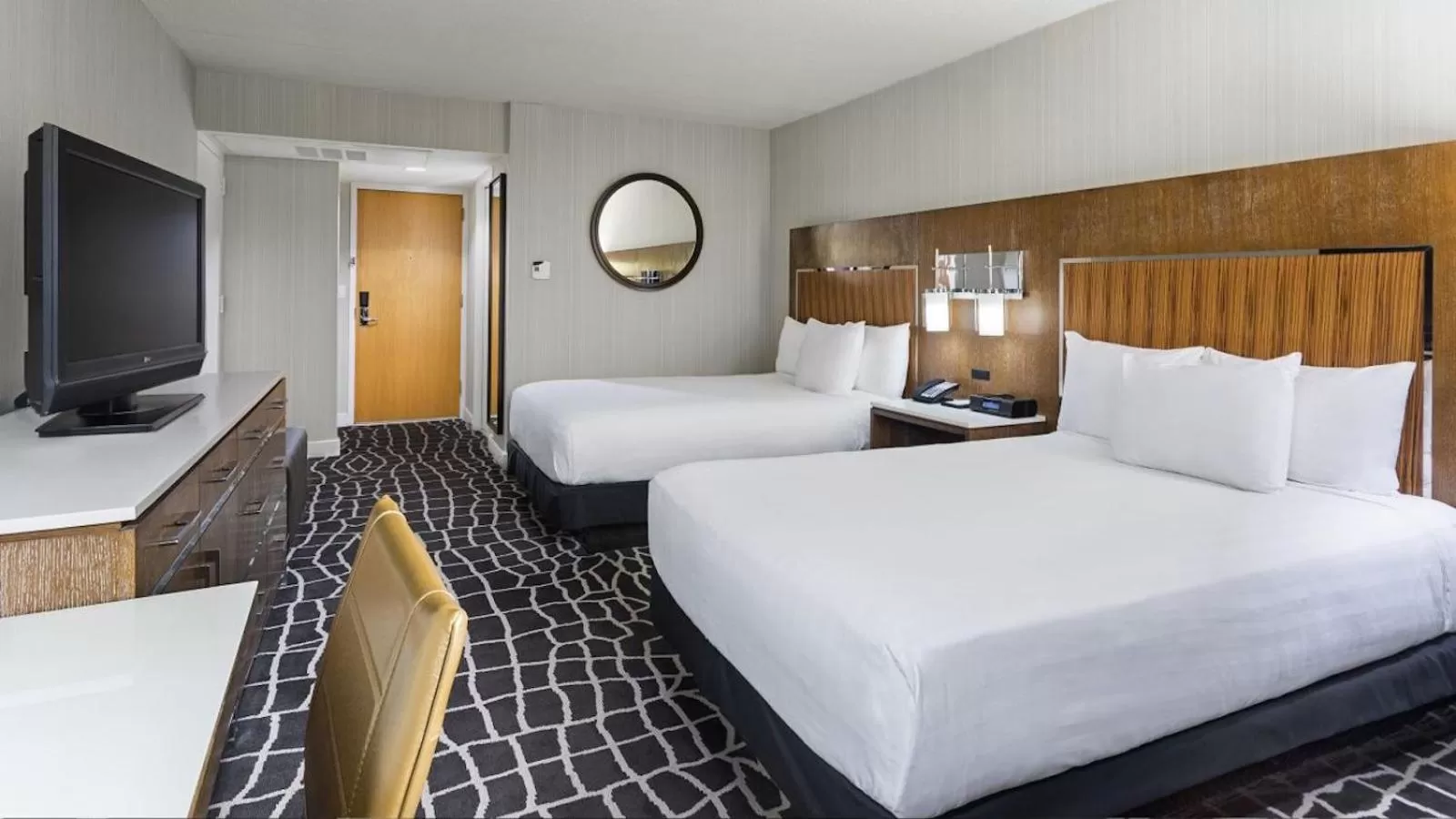 Photo of the whole room, Bed in Hyatt Regency Princeton