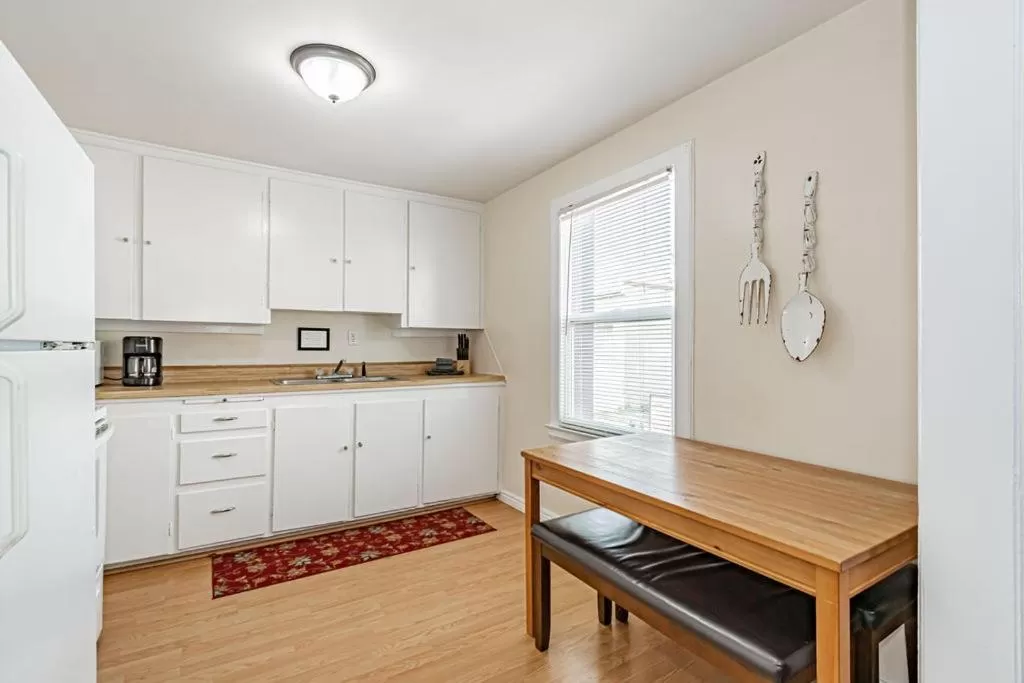 Kitchen or kitchenette, Kitchen/Kitchenette in Suites of Lava Hot Springs