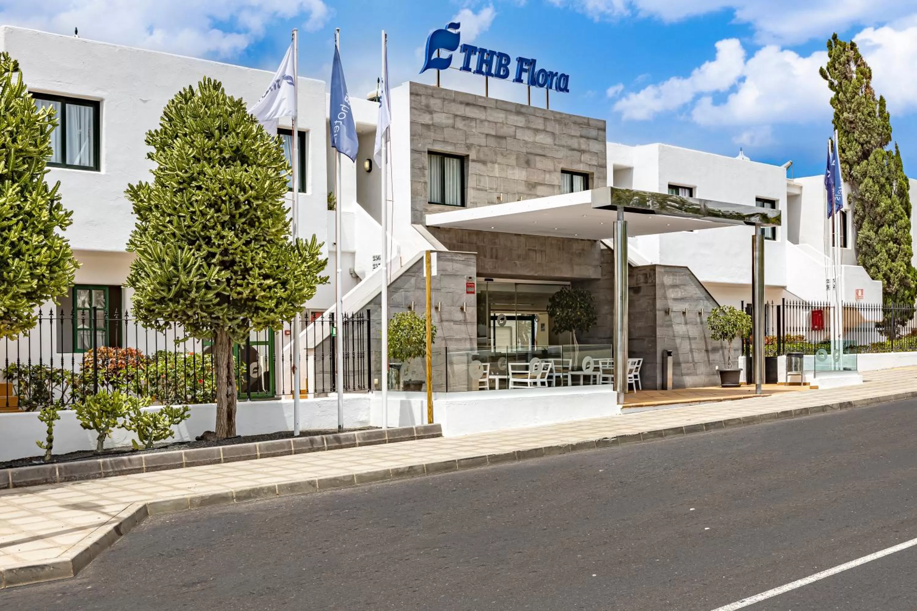Facade/entrance in Hotel THB Flora