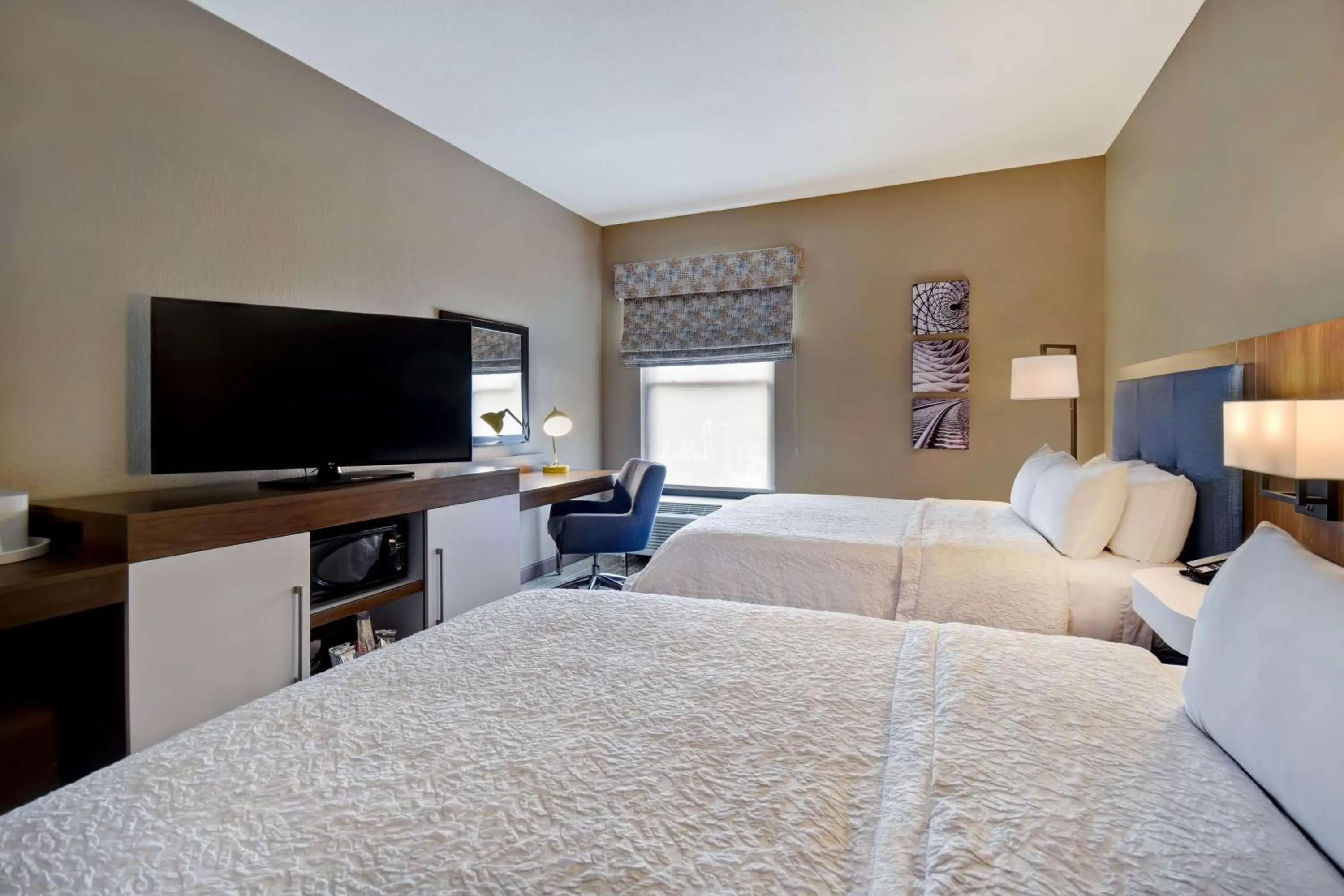 Bed in Hampton Inn Birmingham-Colonnade 280