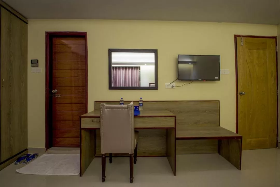 Bedroom in Hotel Mira Garden