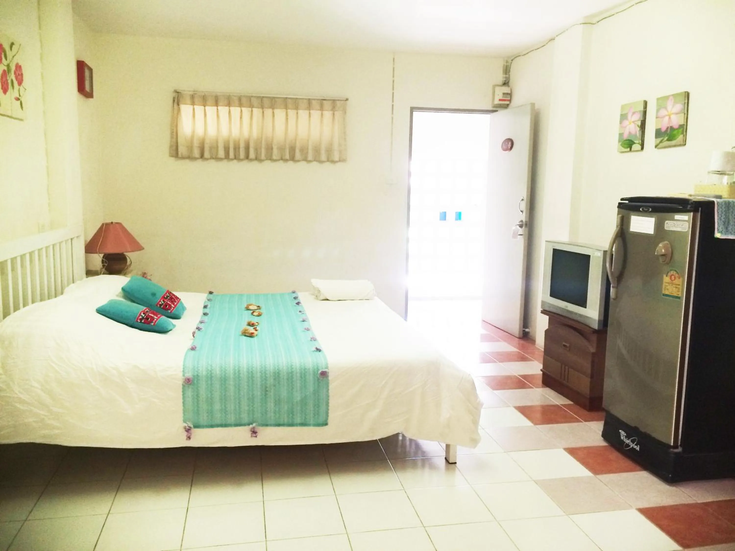 Bed in Thanapa Mansion (Donmuang Airport)