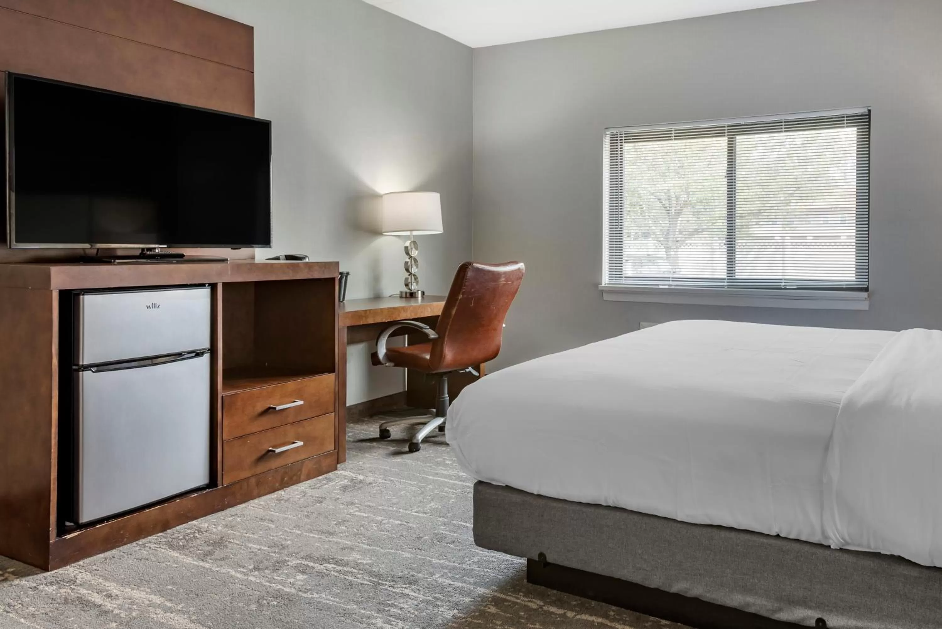 Communal lounge/ TV room, Bed in Somerset Lofts