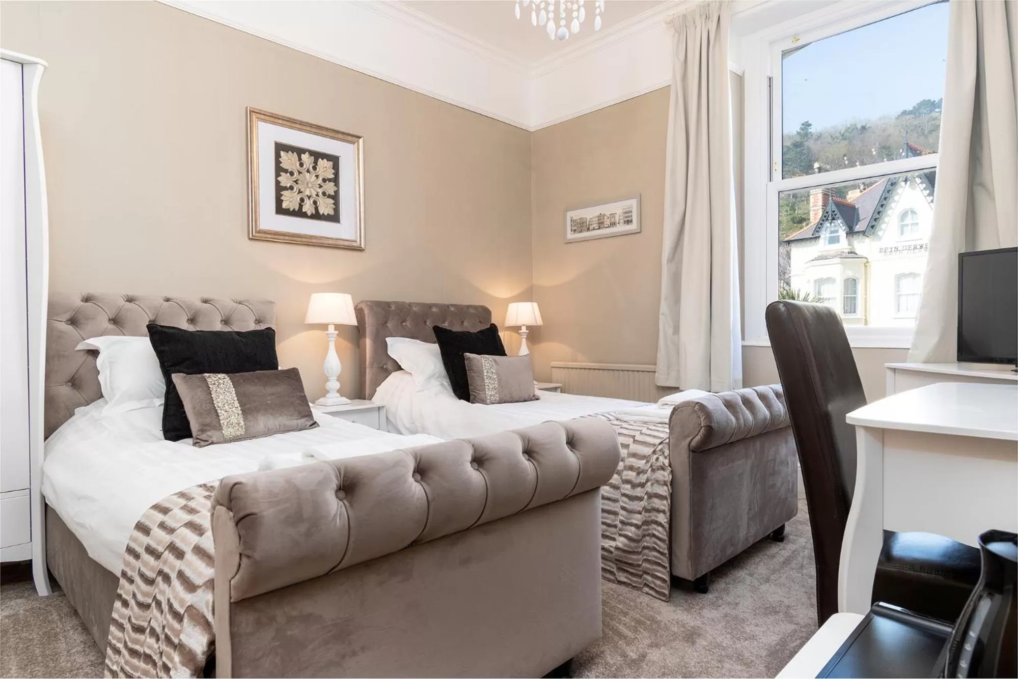 Nearby landmark, Bed in Lansdowne House with Private Car Park