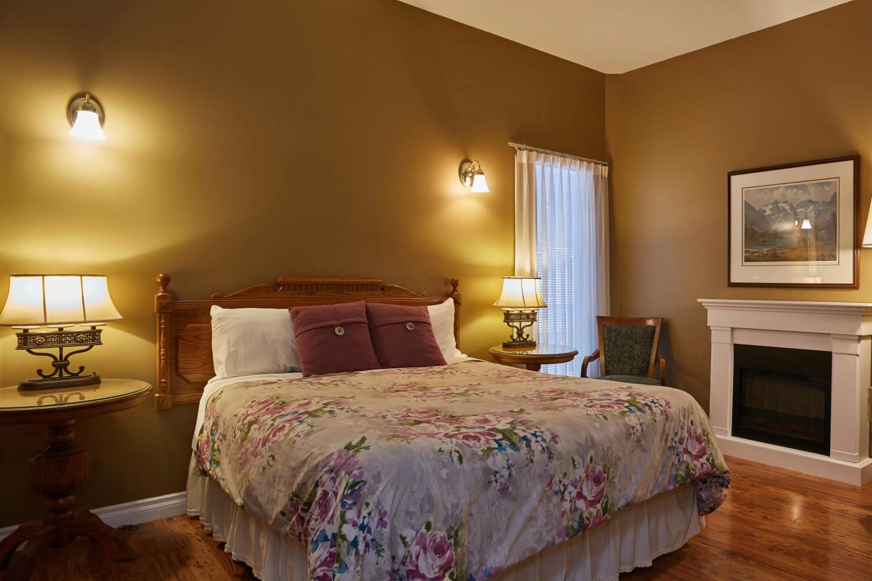 Bedroom, Bed in Lady MacDonald Country Inn