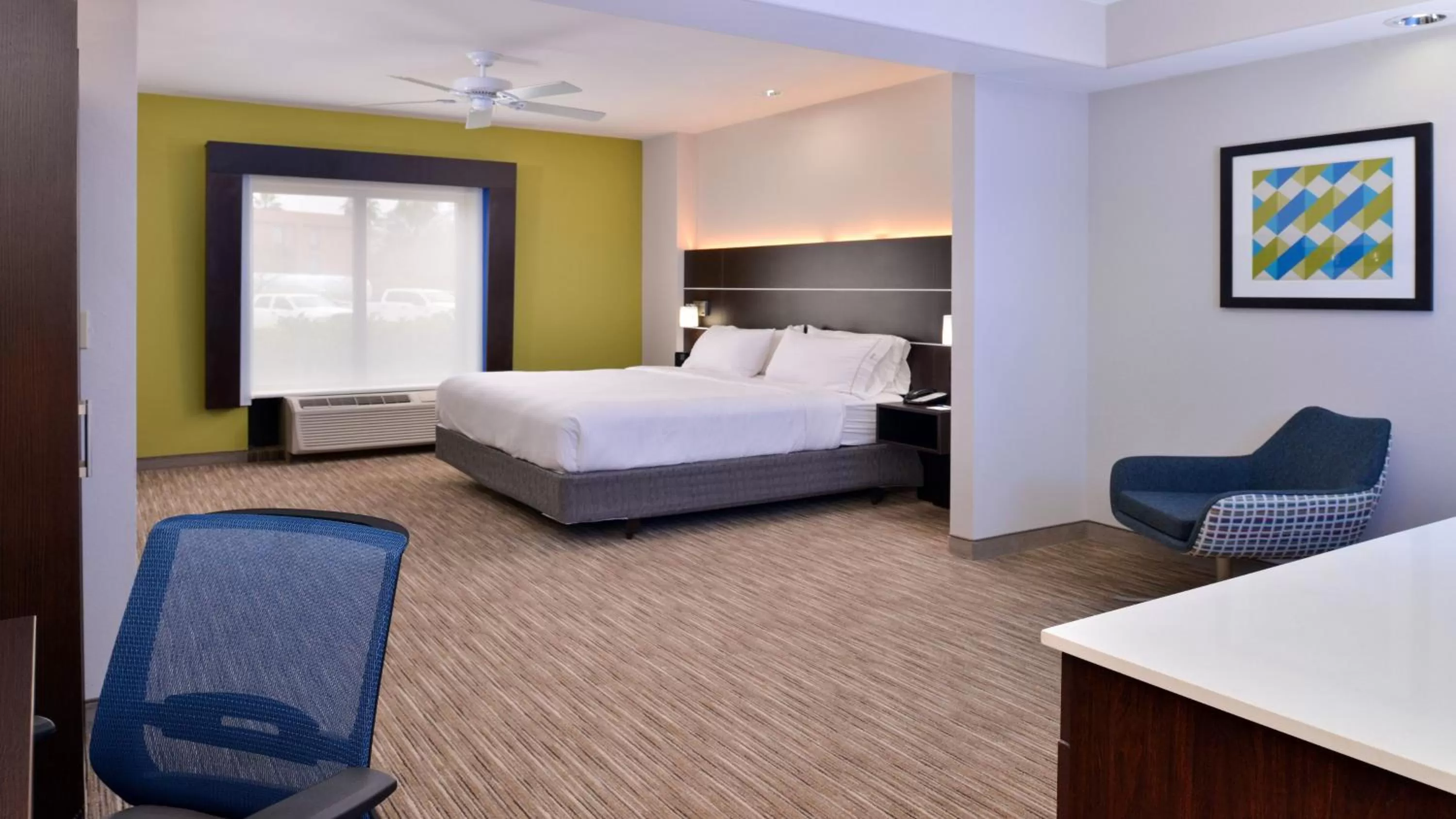 Photo of the whole room, Bed in Holiday Inn Express Hotel & Suites La Place by IHG