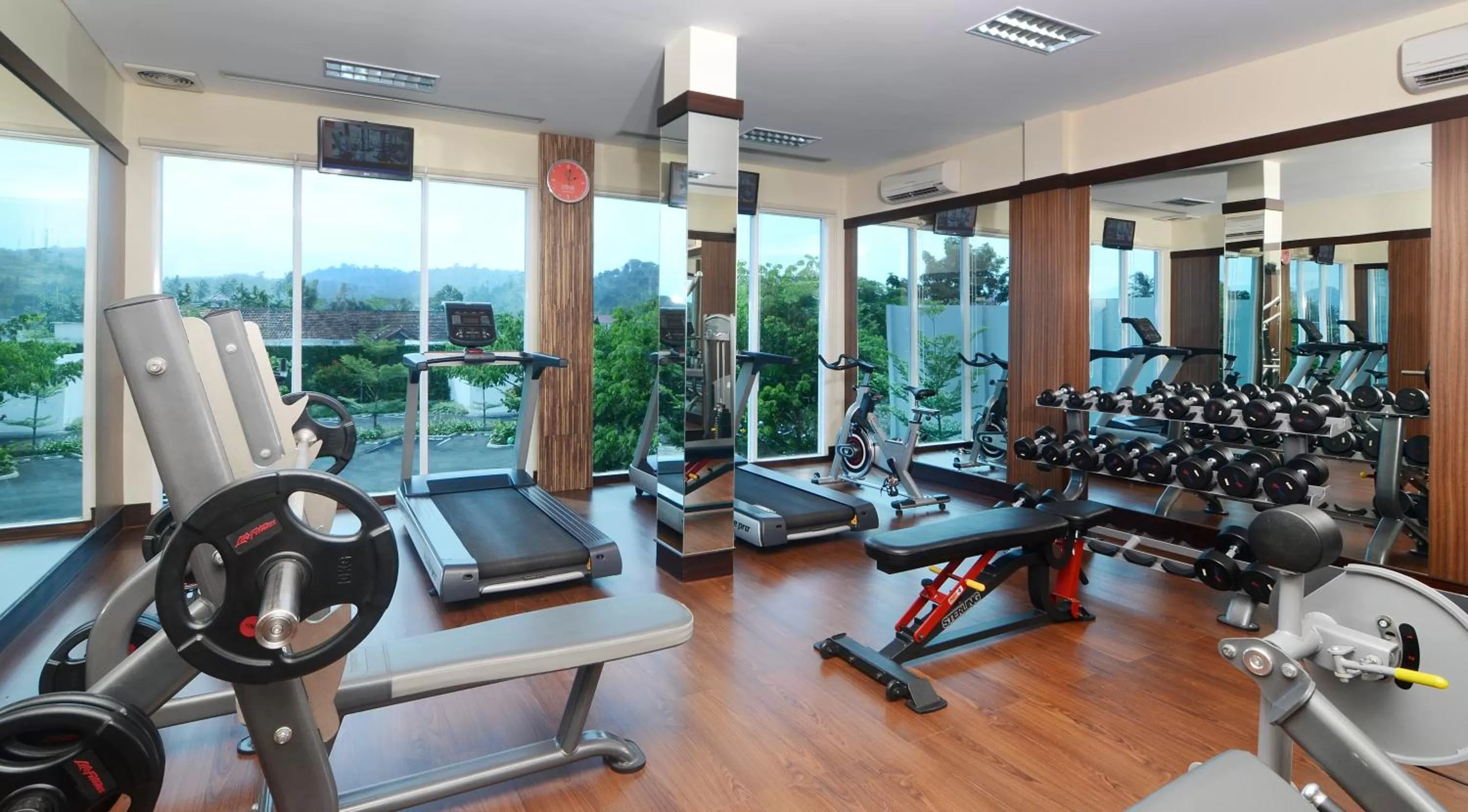 Fitness centre/facilities in Emersia Hotel and Resort