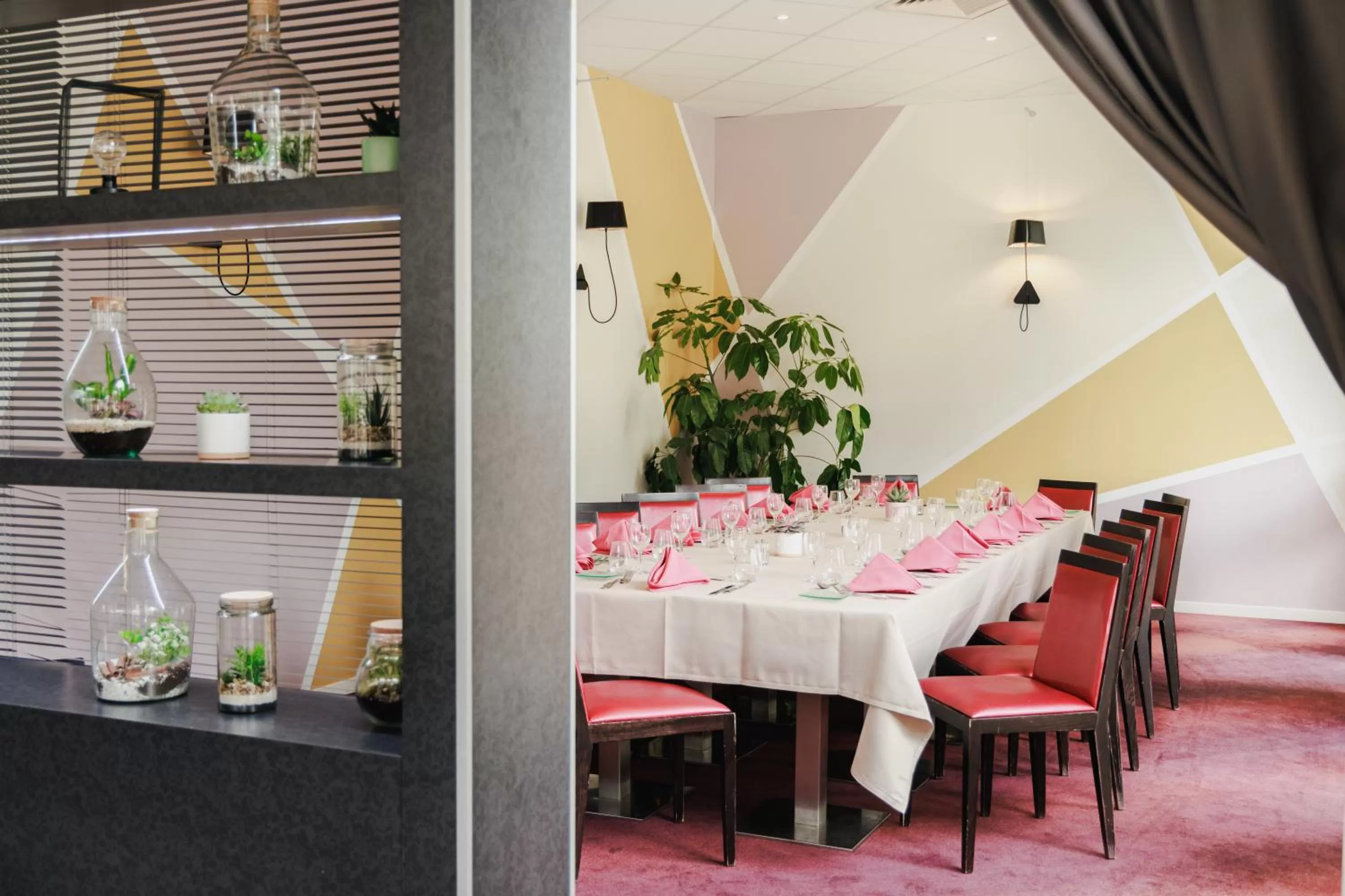 Restaurant/places to eat in Mercure Tours Nord