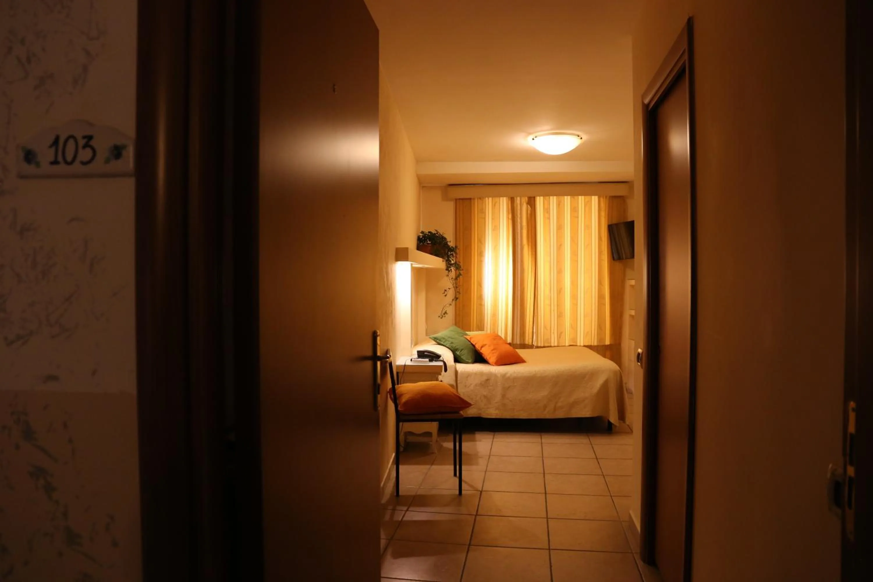 Balcony/Terrace, Bed in Albergo Del Centro Storico