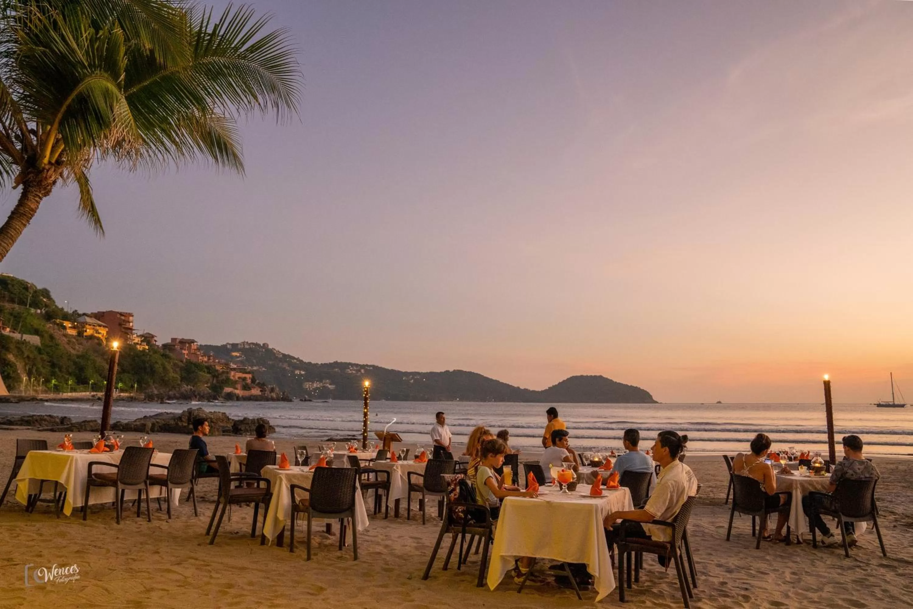 Restaurant/places to eat in Arena Suites