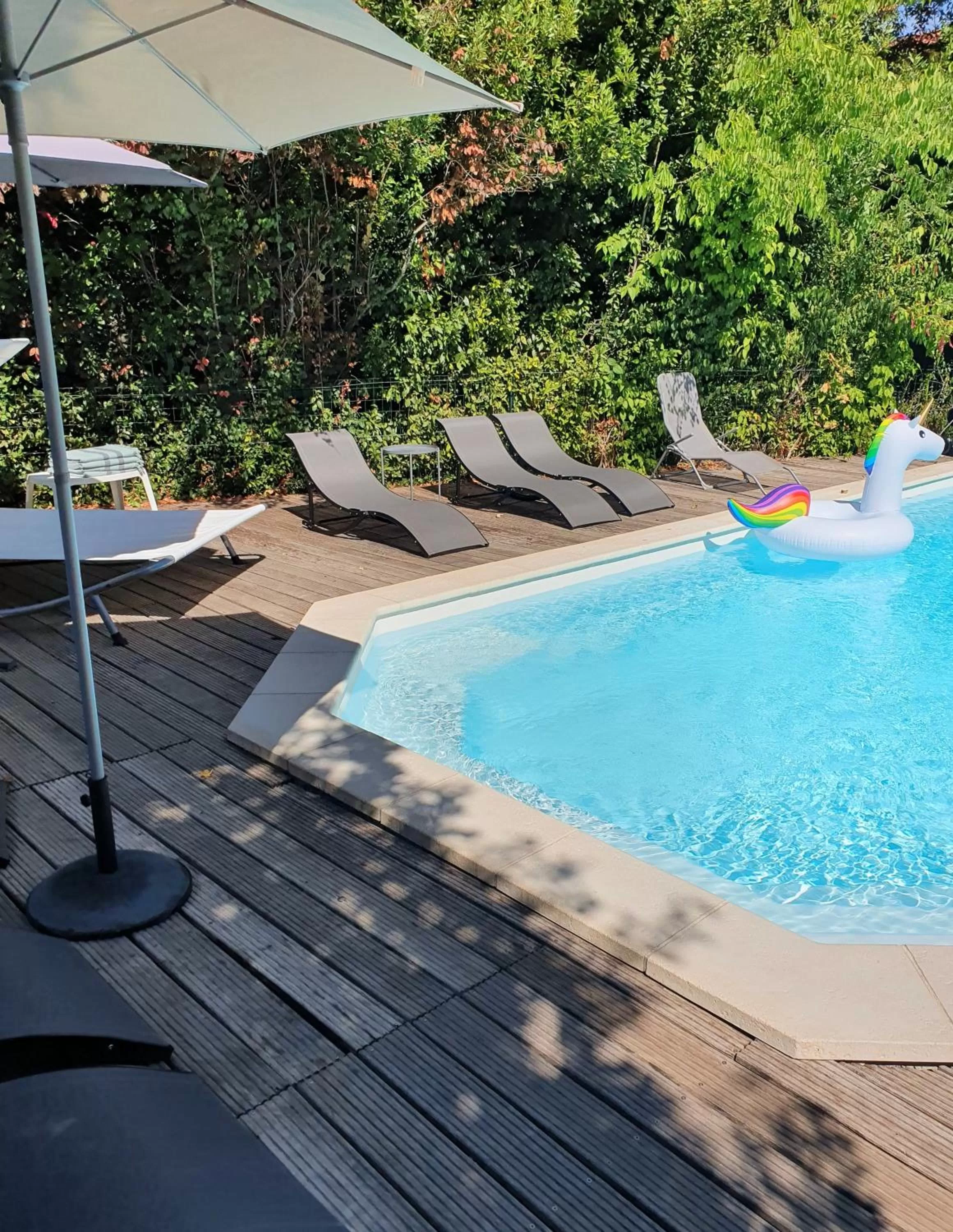 Swimming Pool in H de Surgères