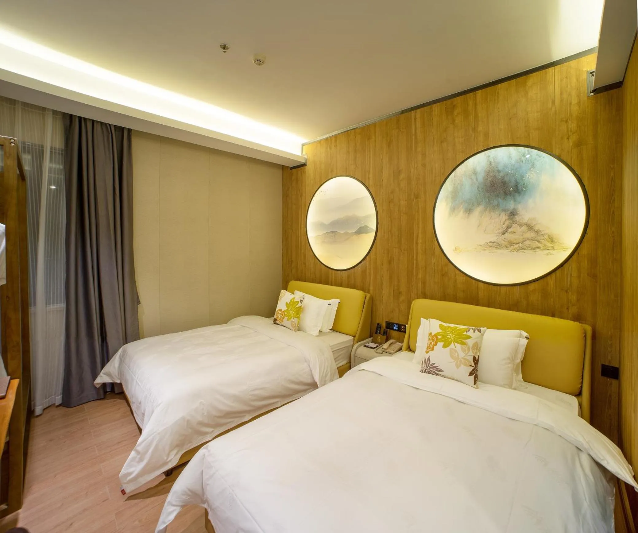 Photo of the whole room in Guangzhou Nuomo International Hotel-Canton Fair Free Shuttle Bus