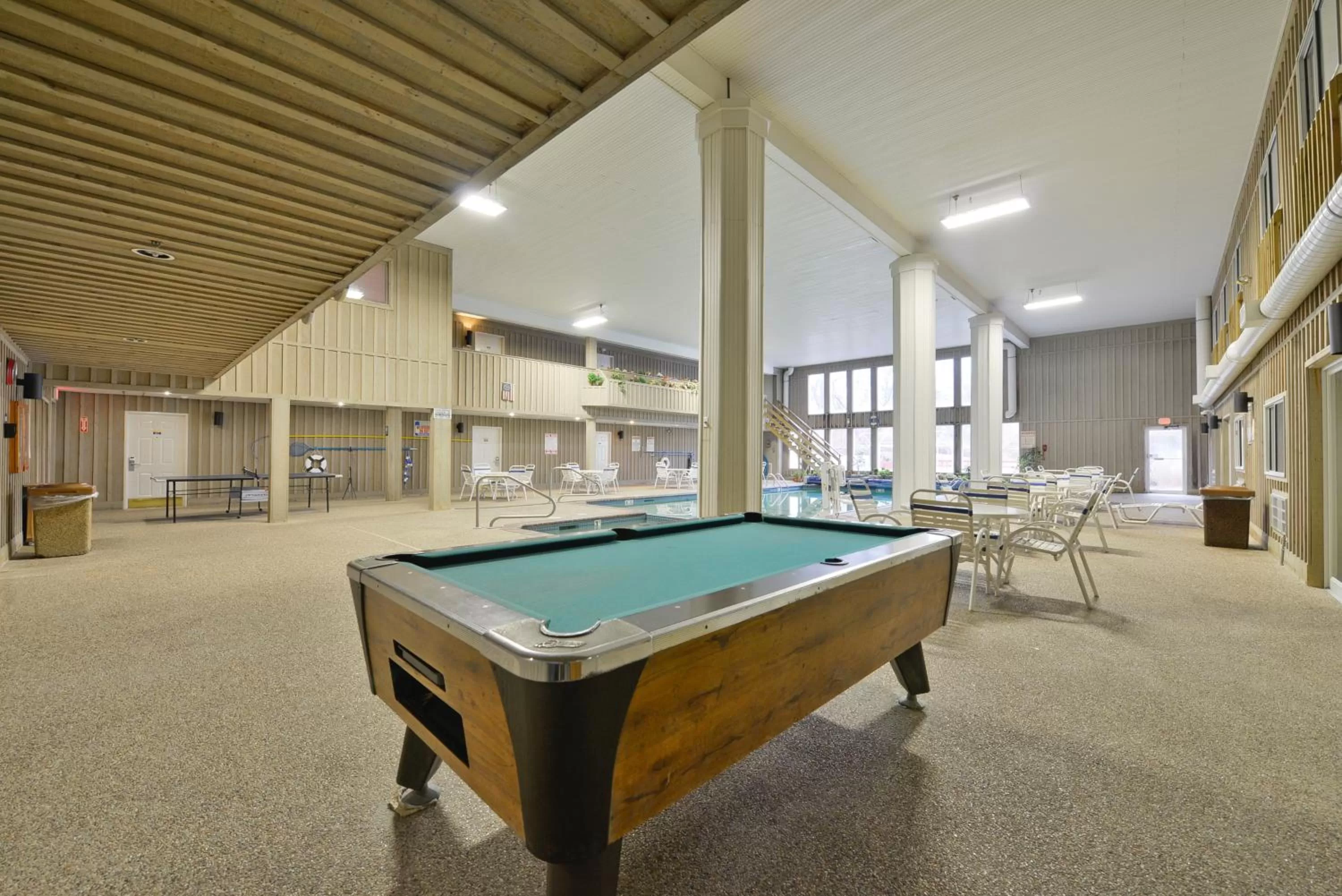 Swimming pool in Sandwich Lodge & Resort