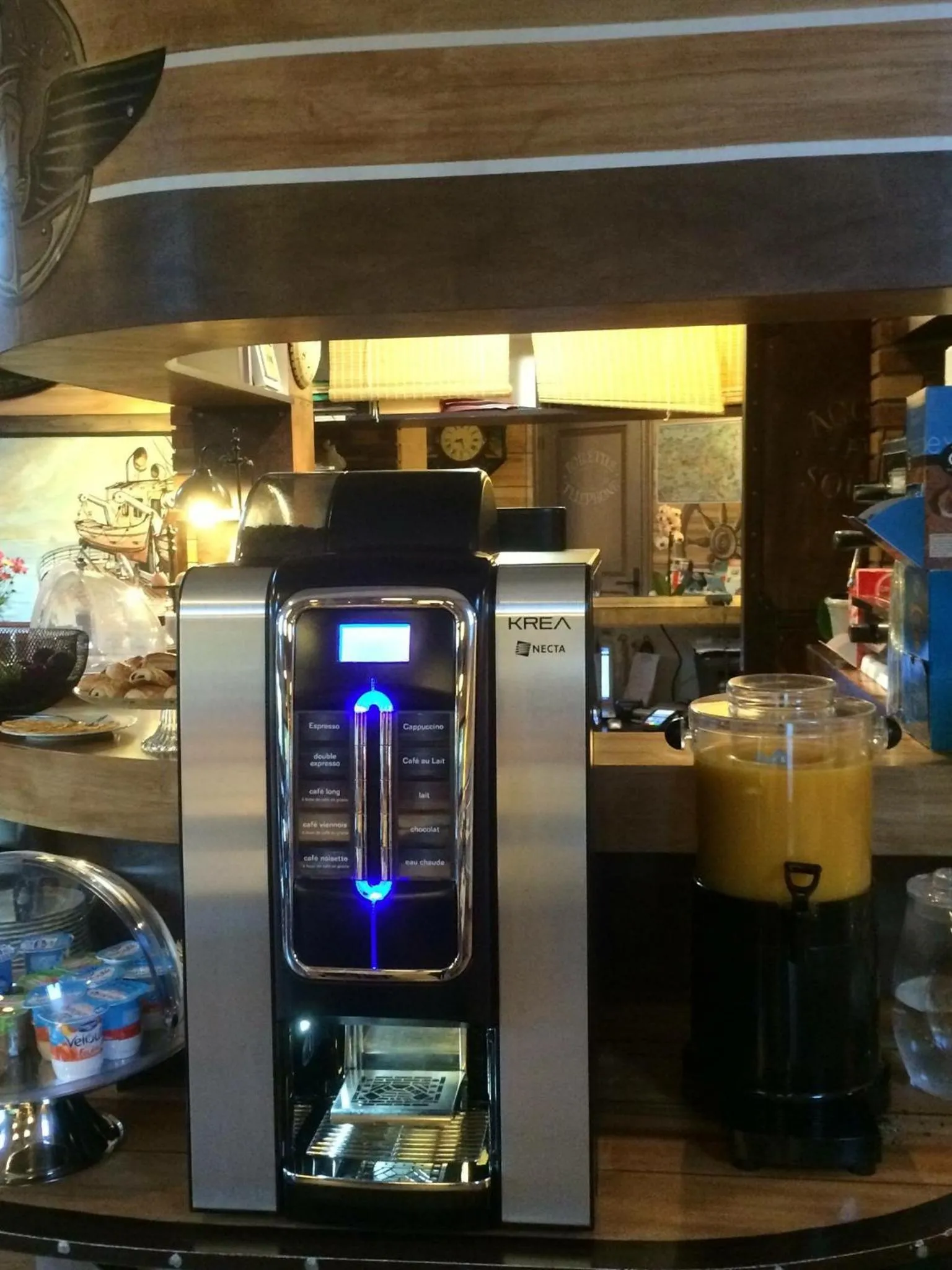 Continental breakfast in Hotel Nuit Et Jour - La Maison de Lucile