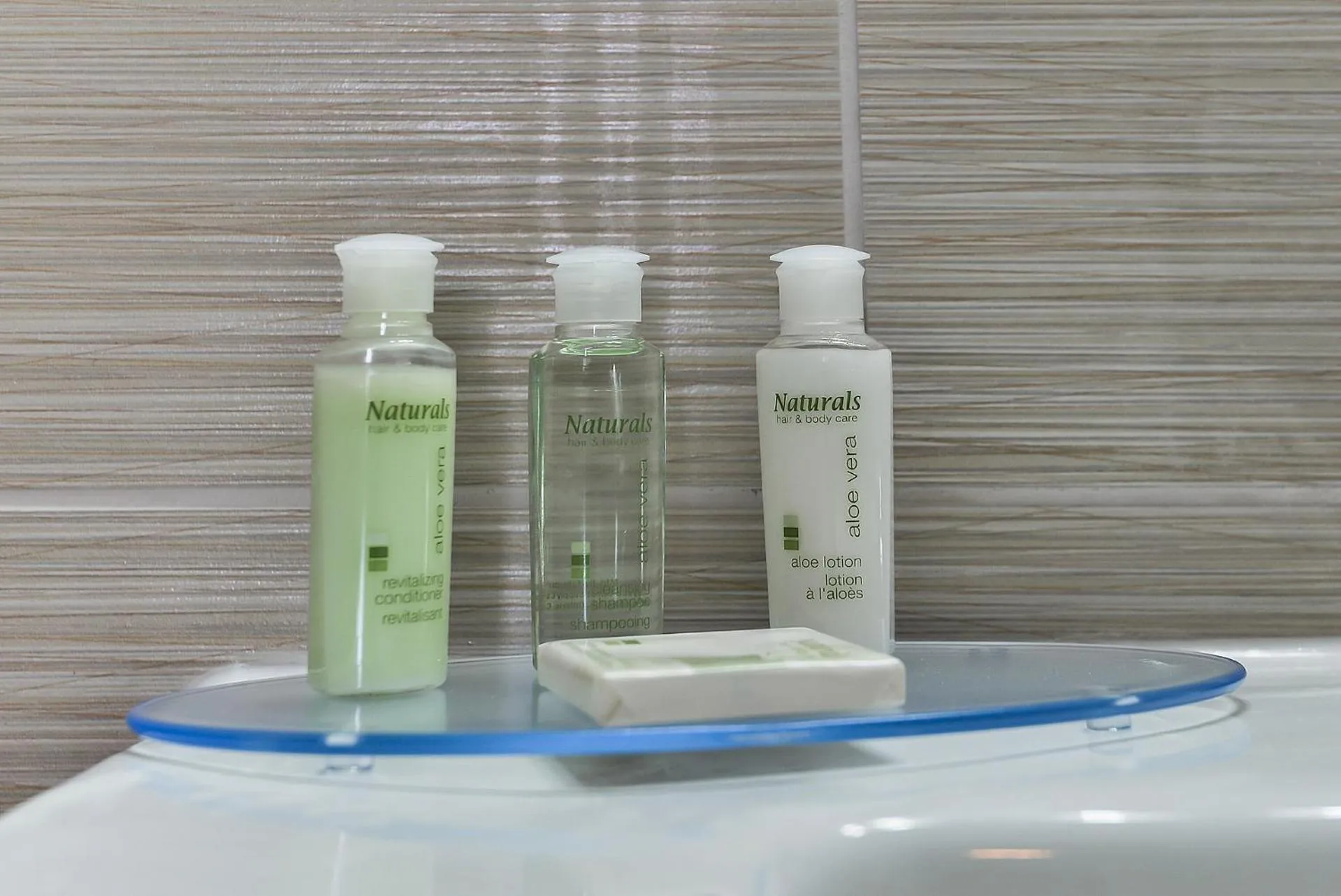 Bathroom in NU Hotel Toronto Airport