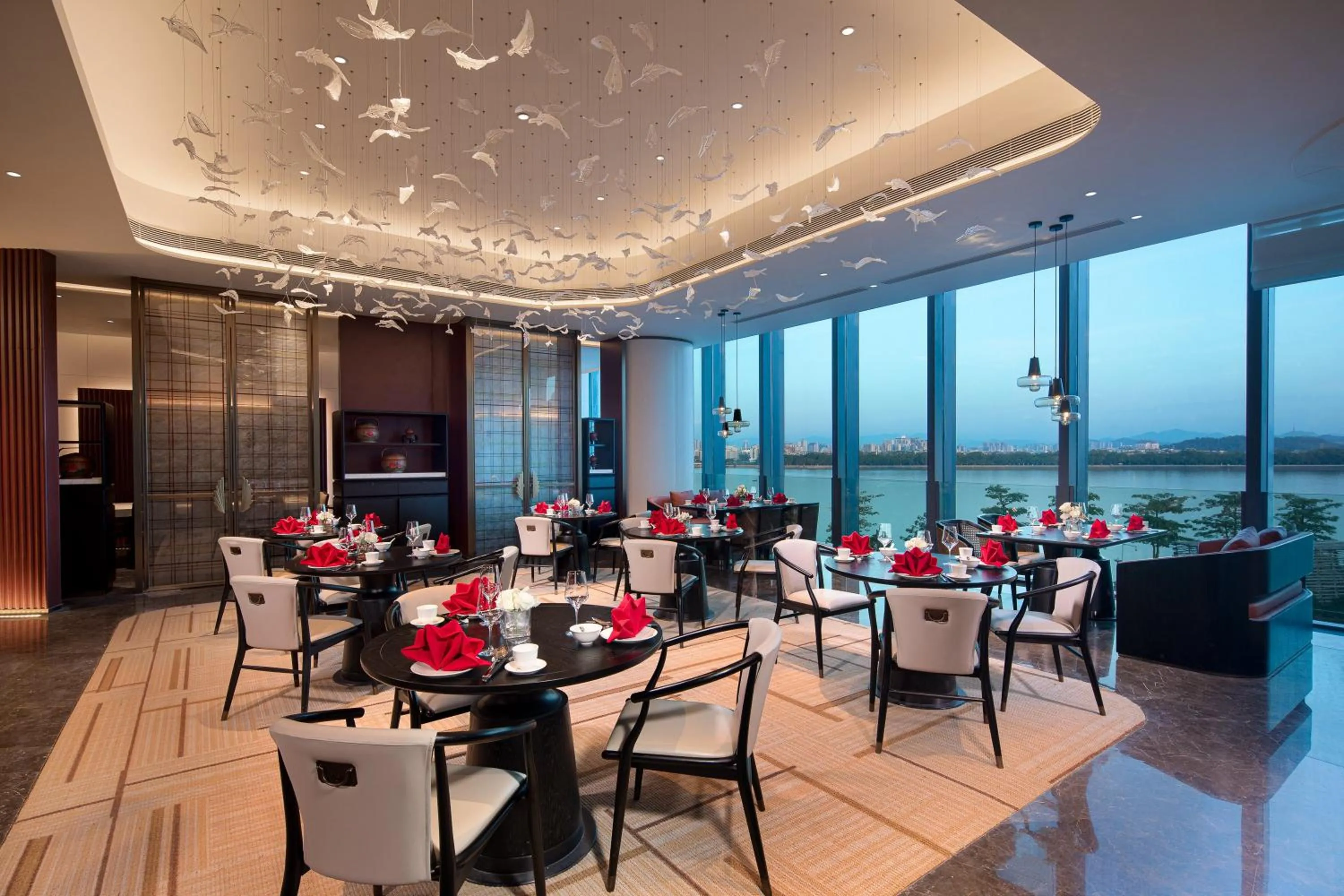 Restaurant/places to eat in Crowne Plaza Chaozhou Riverside by IHG