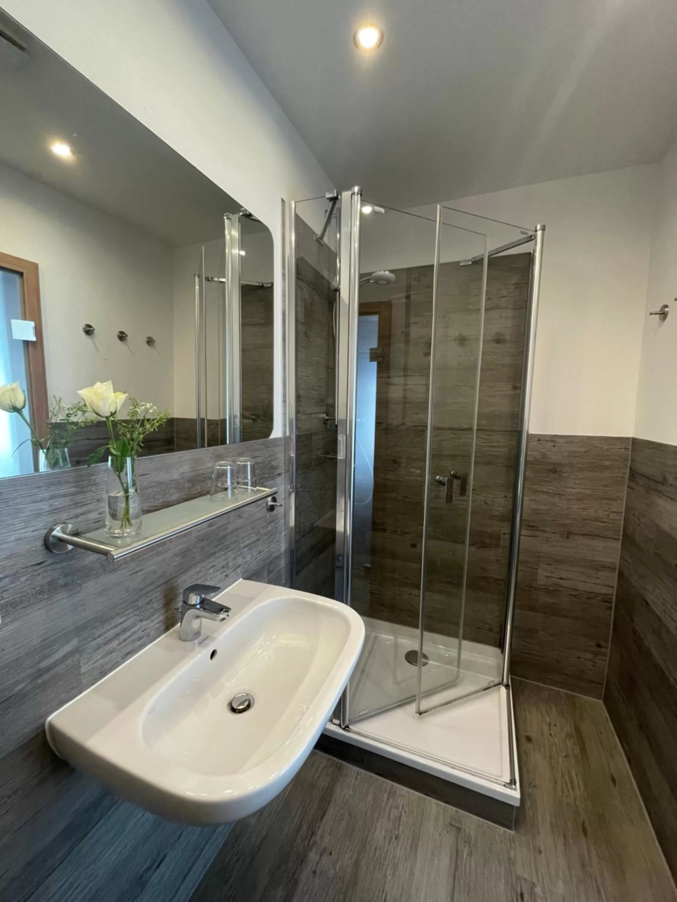 Bathroom in "Zur Altstadt - Am Fuße der Osterburg" Gaststätte, Pension, FEWO