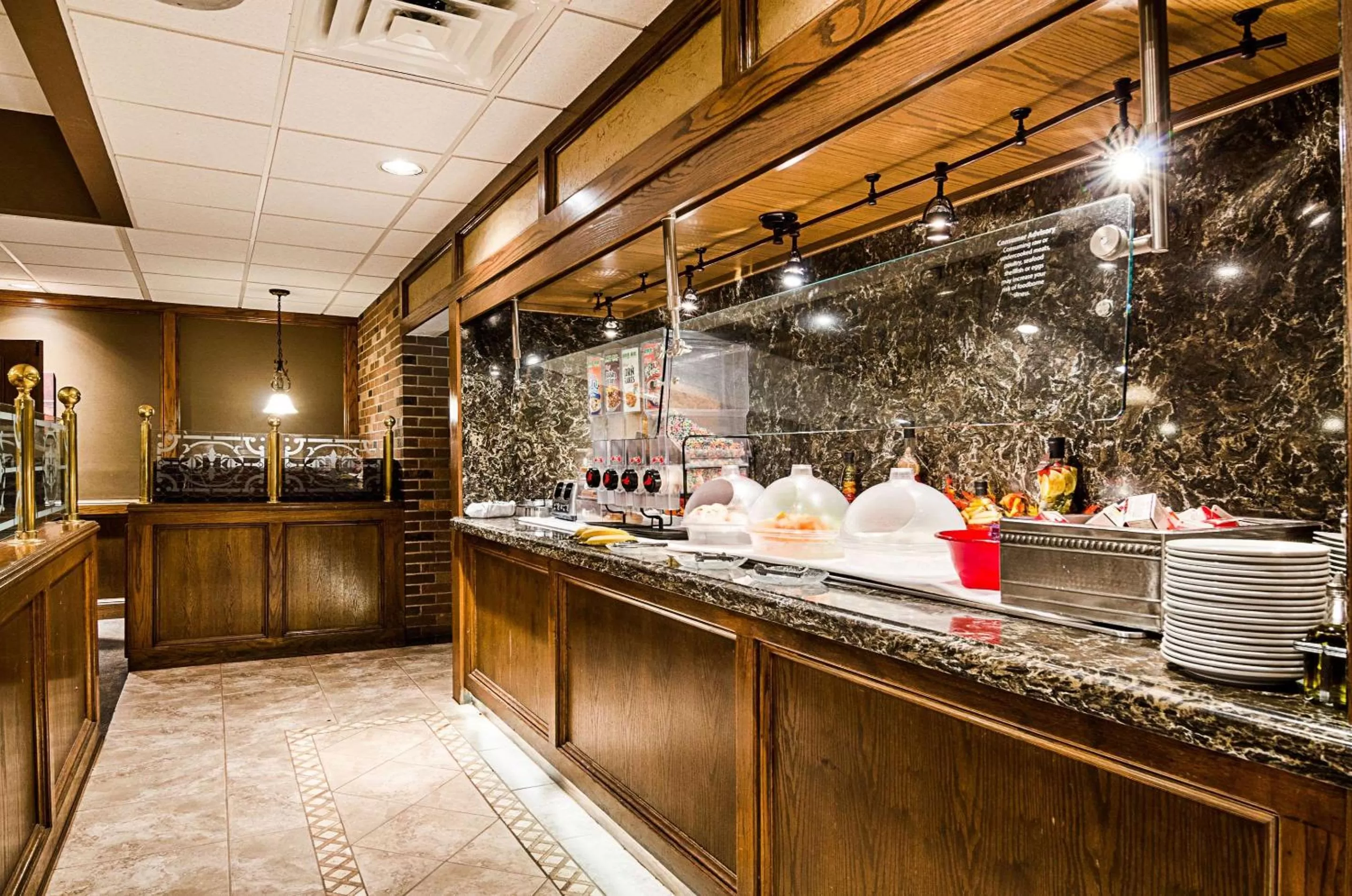 Restaurant/places to eat in Clarion Inn Garden City