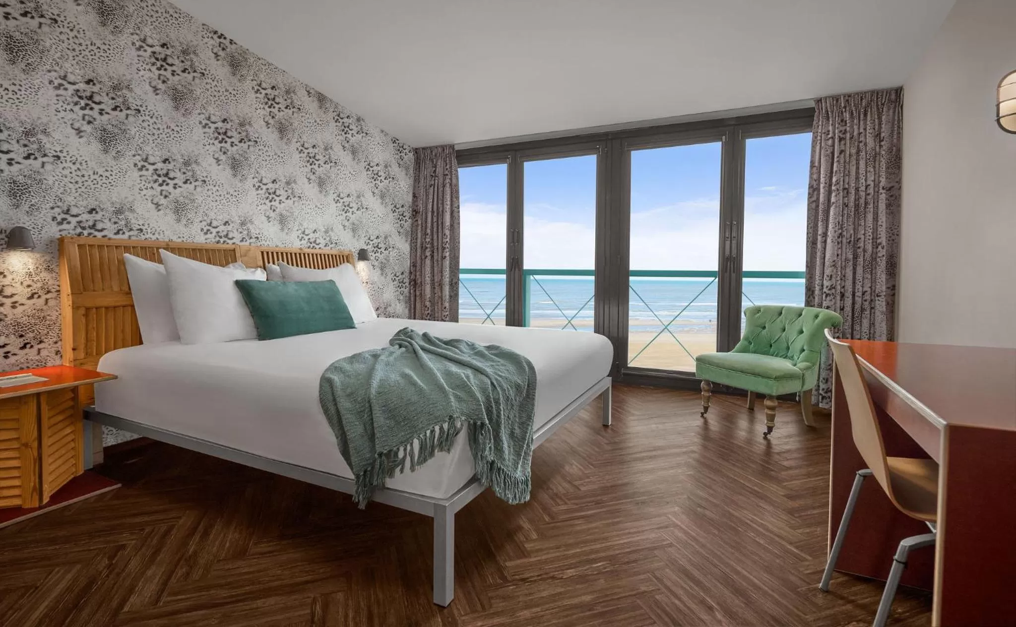 Superior Room with Sea View in Beachhouse Hotel