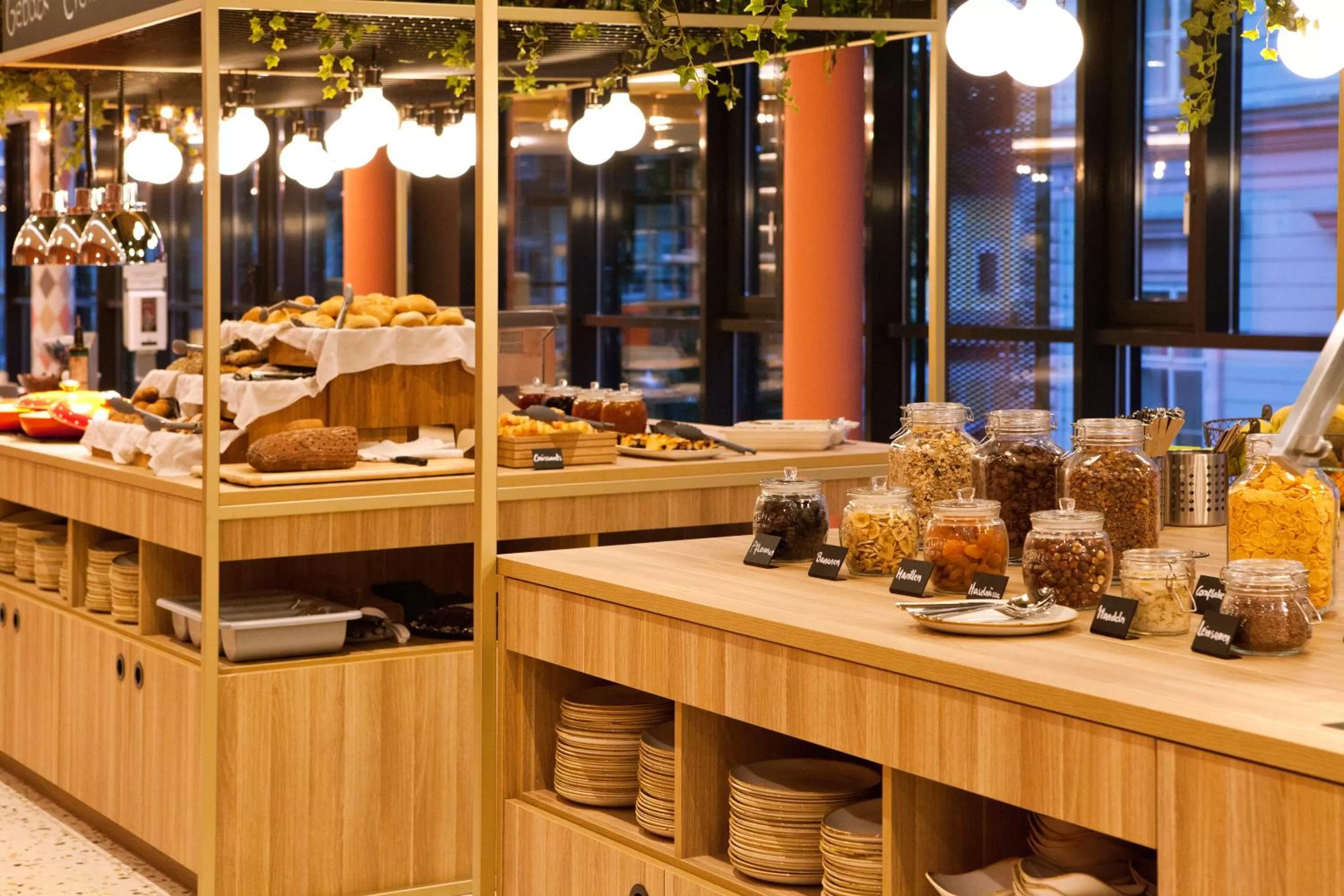 Food and drinks in ibis Styles Klagenfurt am Woerthersee