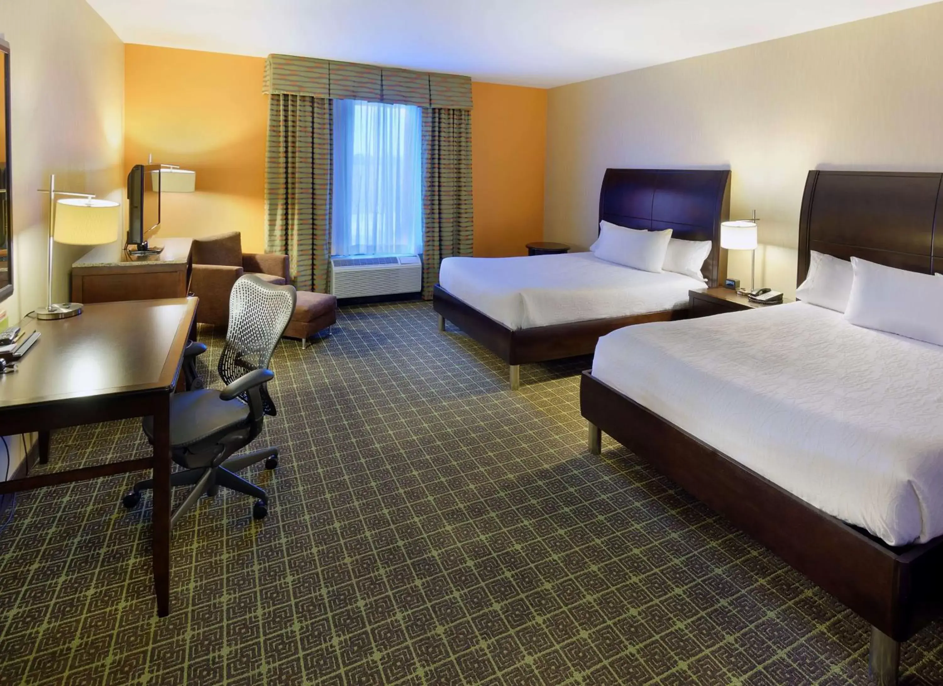 Queen Room with Two Queen Beds - Disability Access with Roll In Shower in Hilton Garden Inn Springfield, MO Queen Room with Two Queen Beds - Disability Access with Roll In Shower in Hilton Garden Inn Springfield, MO