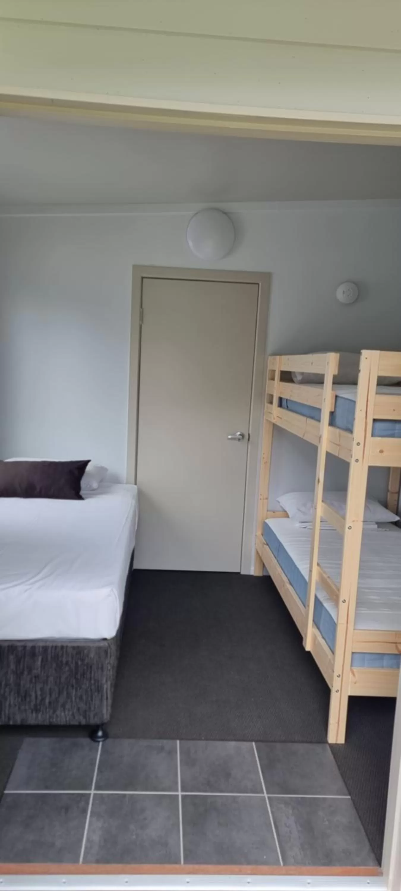 Bed in Narangba Motel (formerly Brisbane North B&B and Winery)