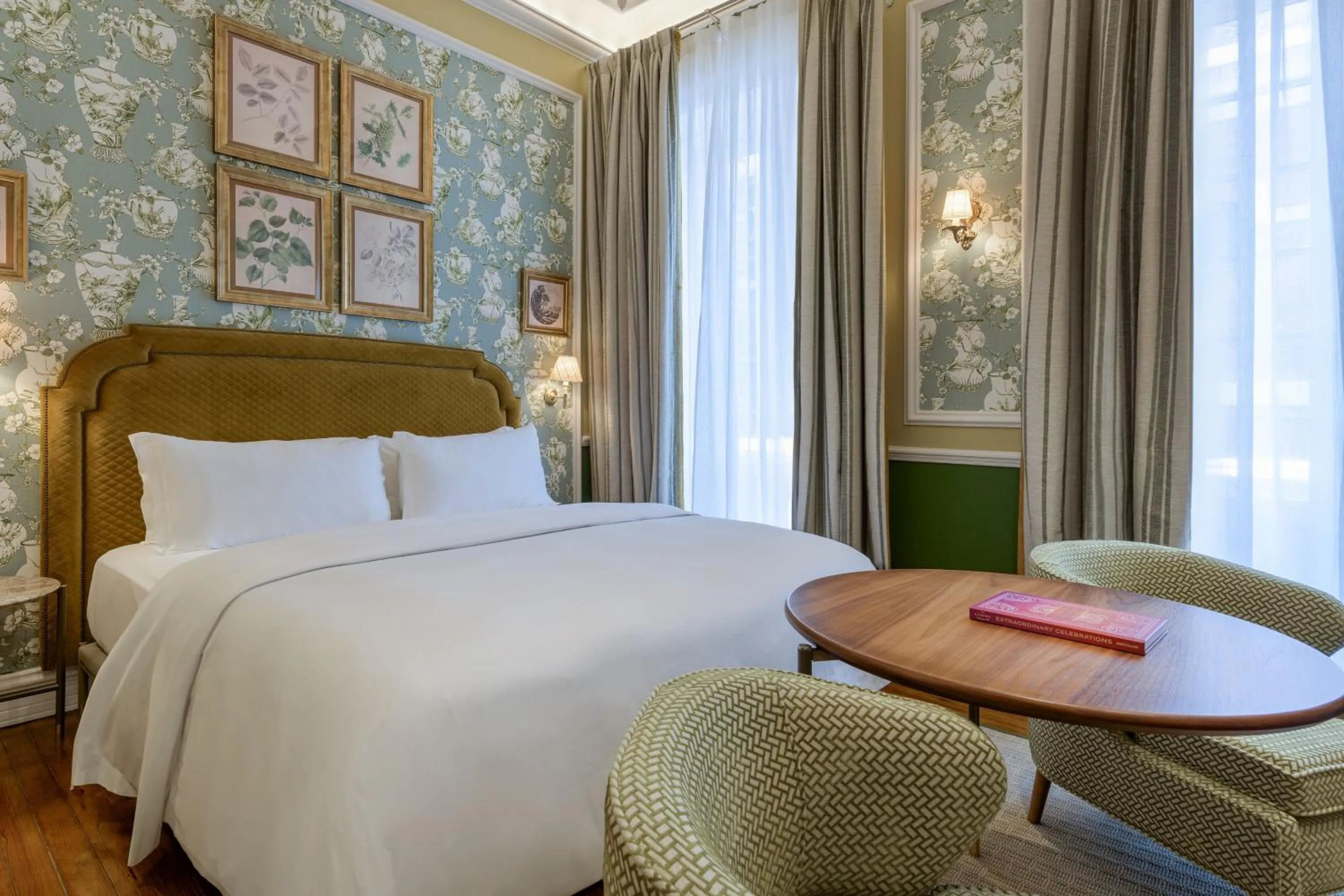 Photo of the whole room, Bed in Santo Mauro, a Luxury Collection Hotel, Madrid