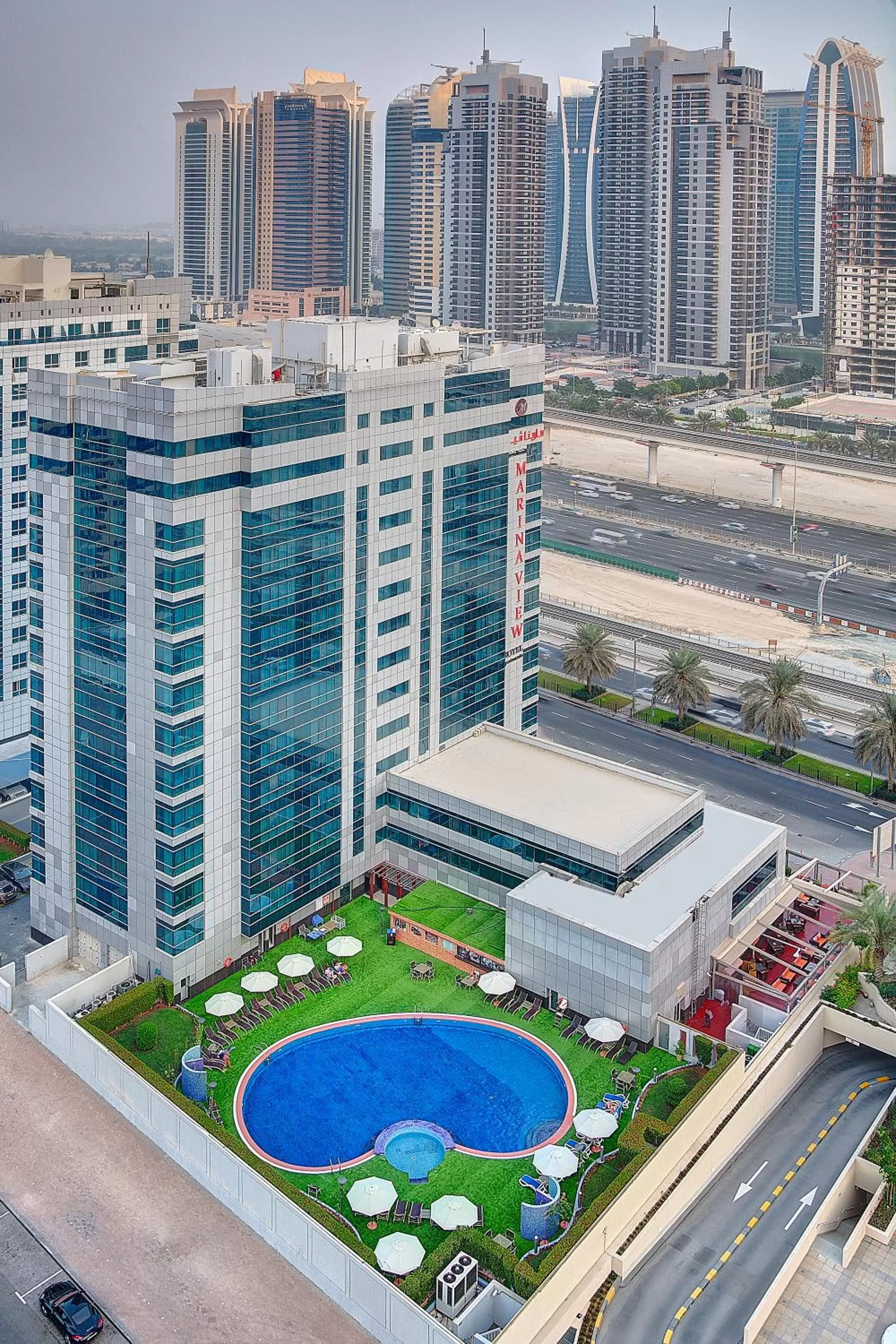 Property building in Marina View Deluxe Hotel Apartment