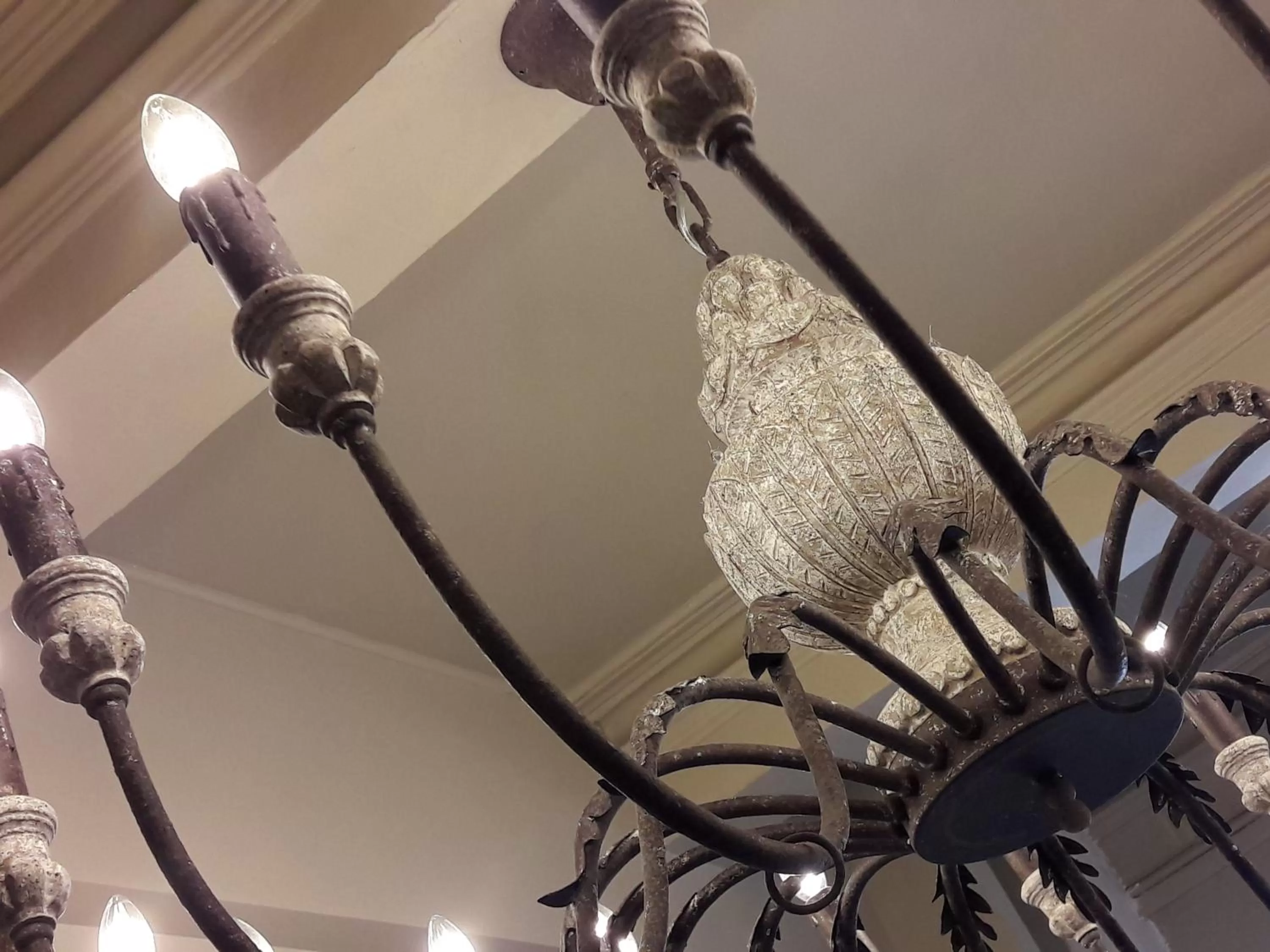 Decorative detail in Hôtel-Restaurant "Chez Carrière"