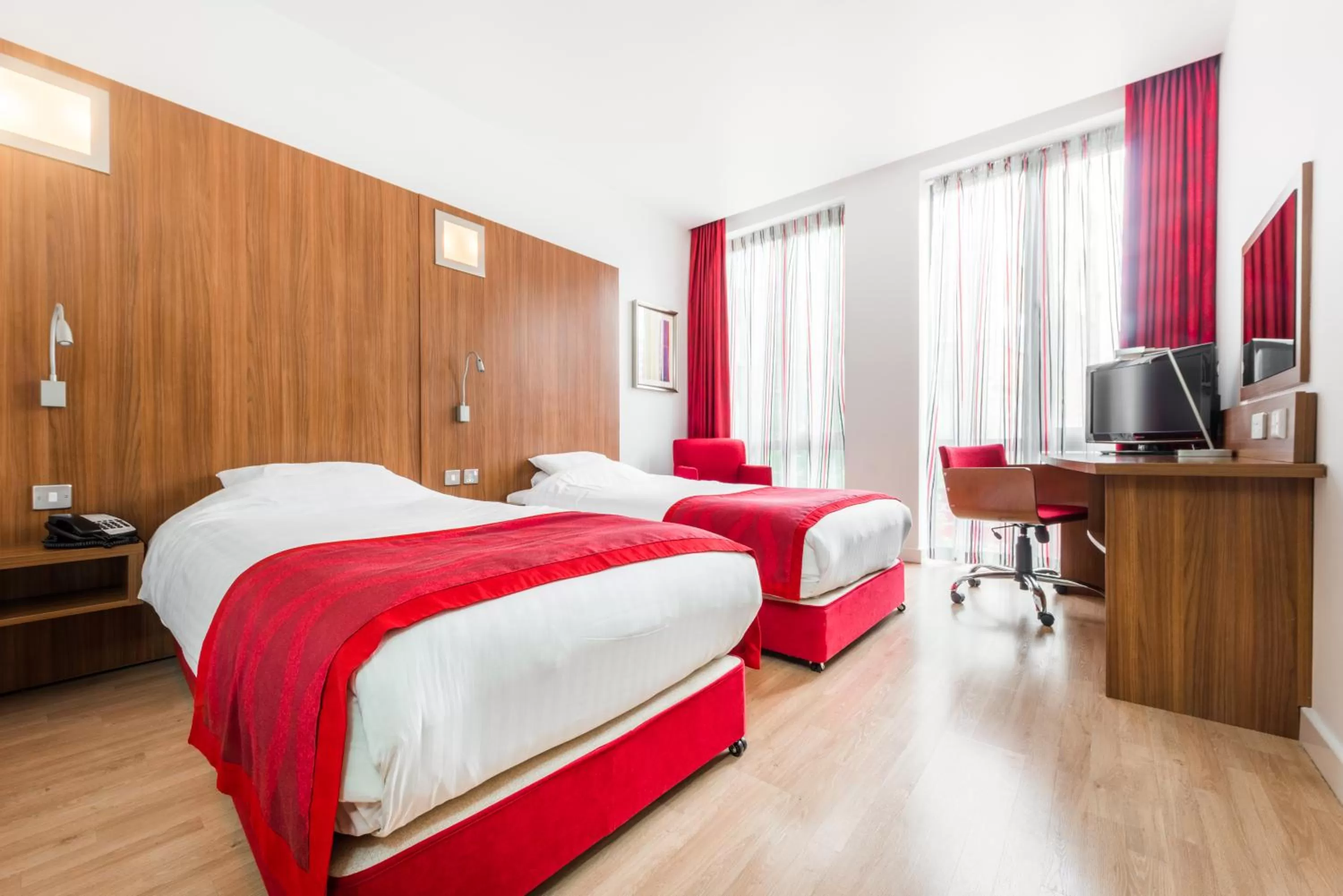 Bed in Ramada Encore Leicester City Centre