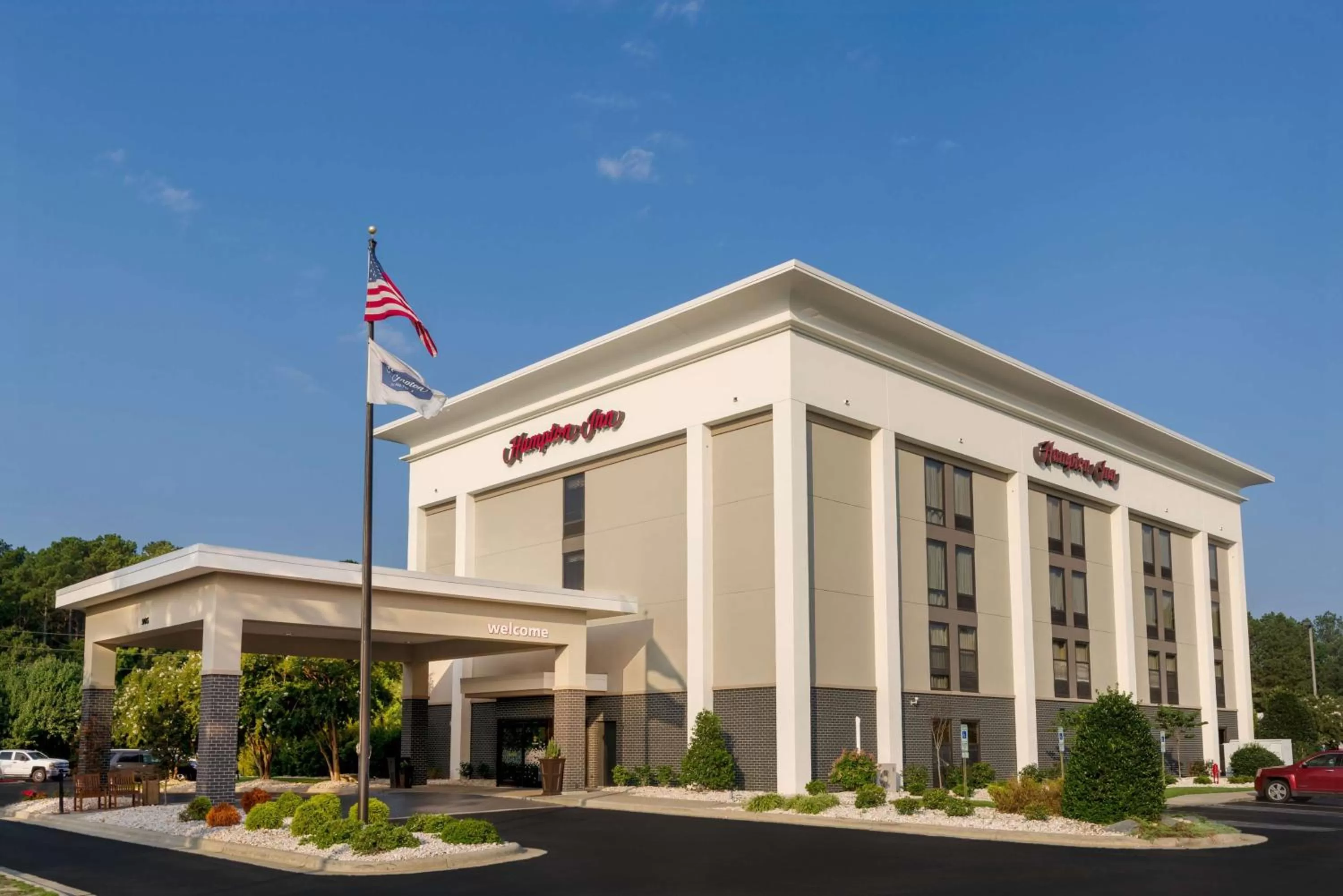 Property building in Hampton Inn Goldsboro