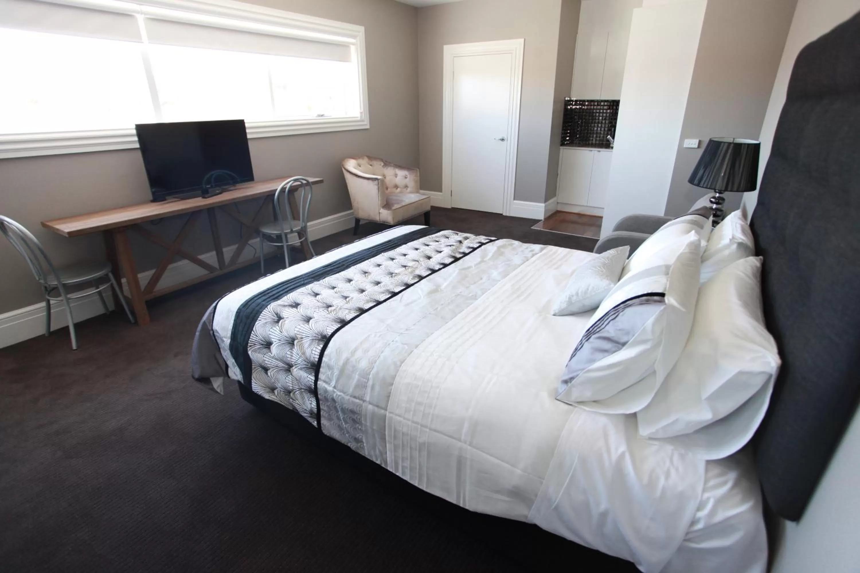 Bedroom, Bed in Ballarat Premier Apartments