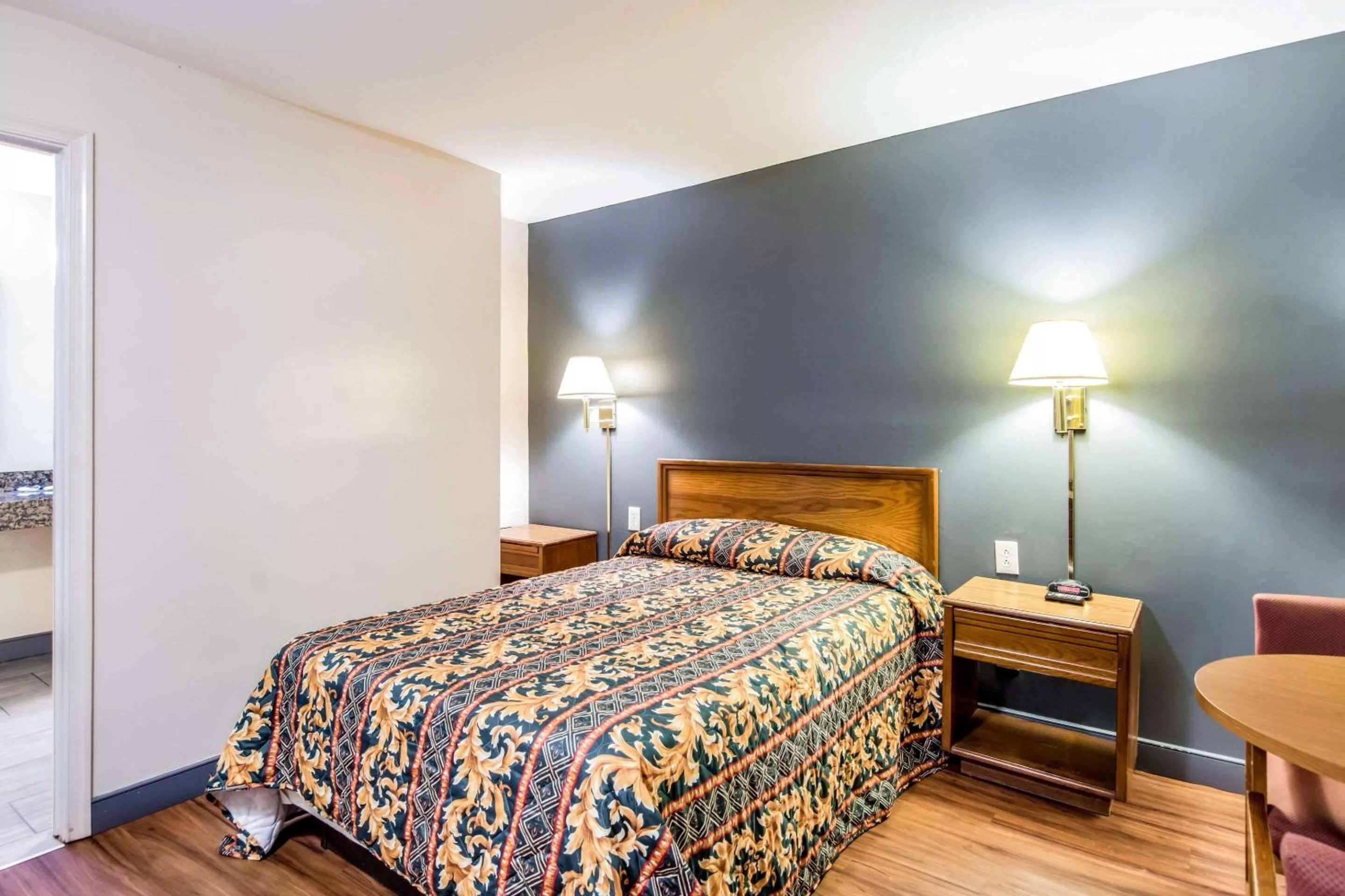 Bedroom, Bed in Brentwood Inn Richmond South