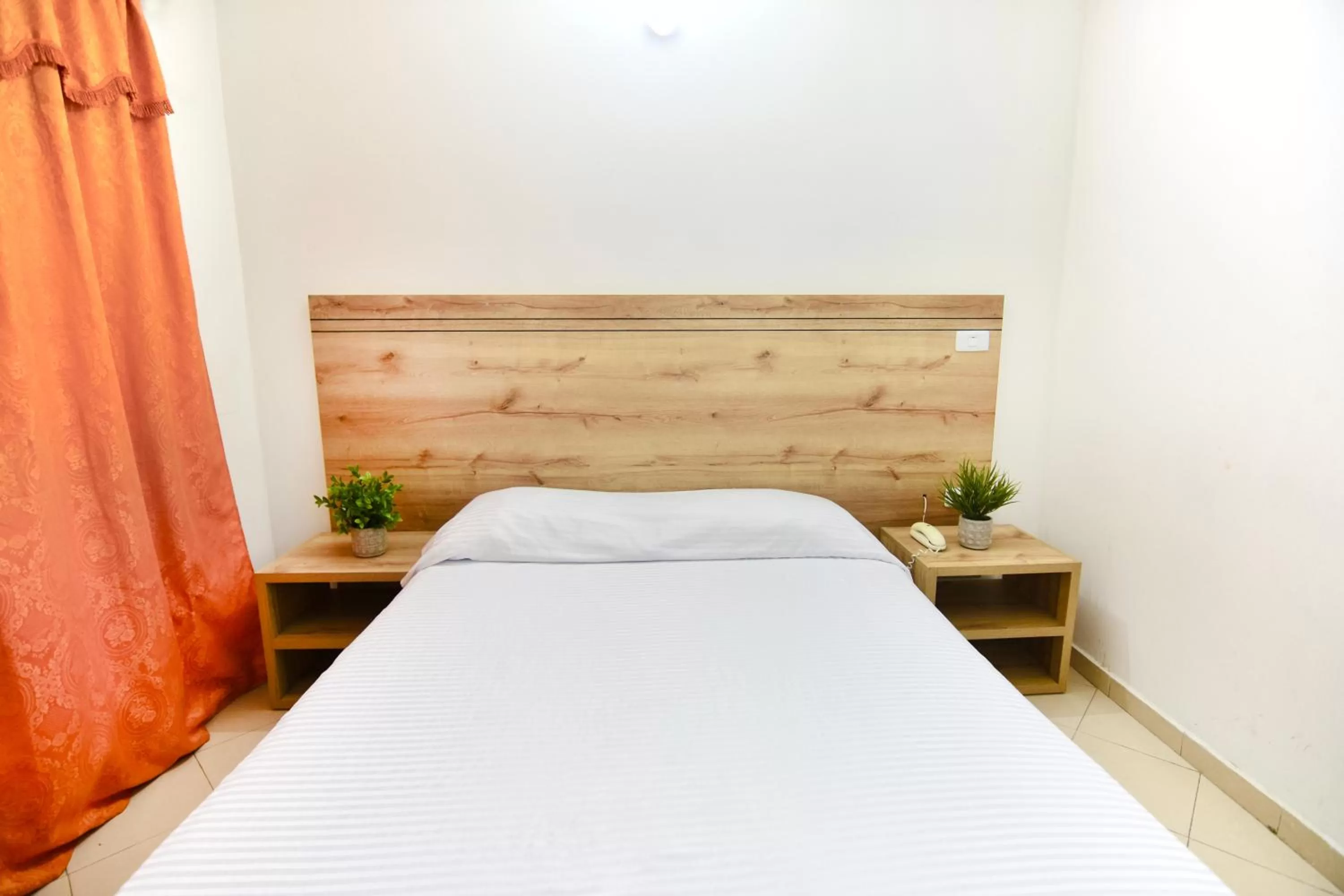 Bed in Hotel Comercial