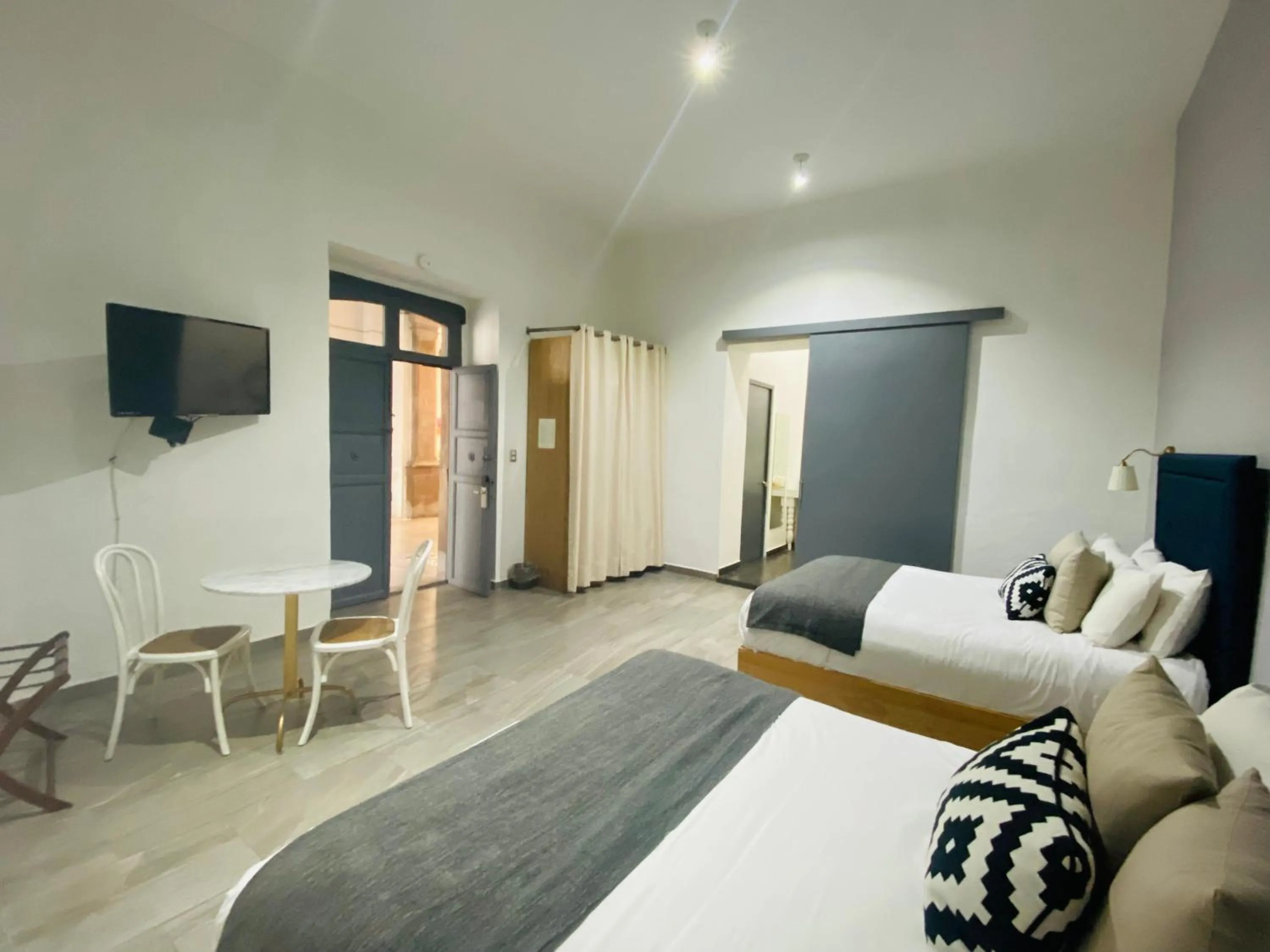 TV and multimedia, Bed in Markee Hotel Boutique