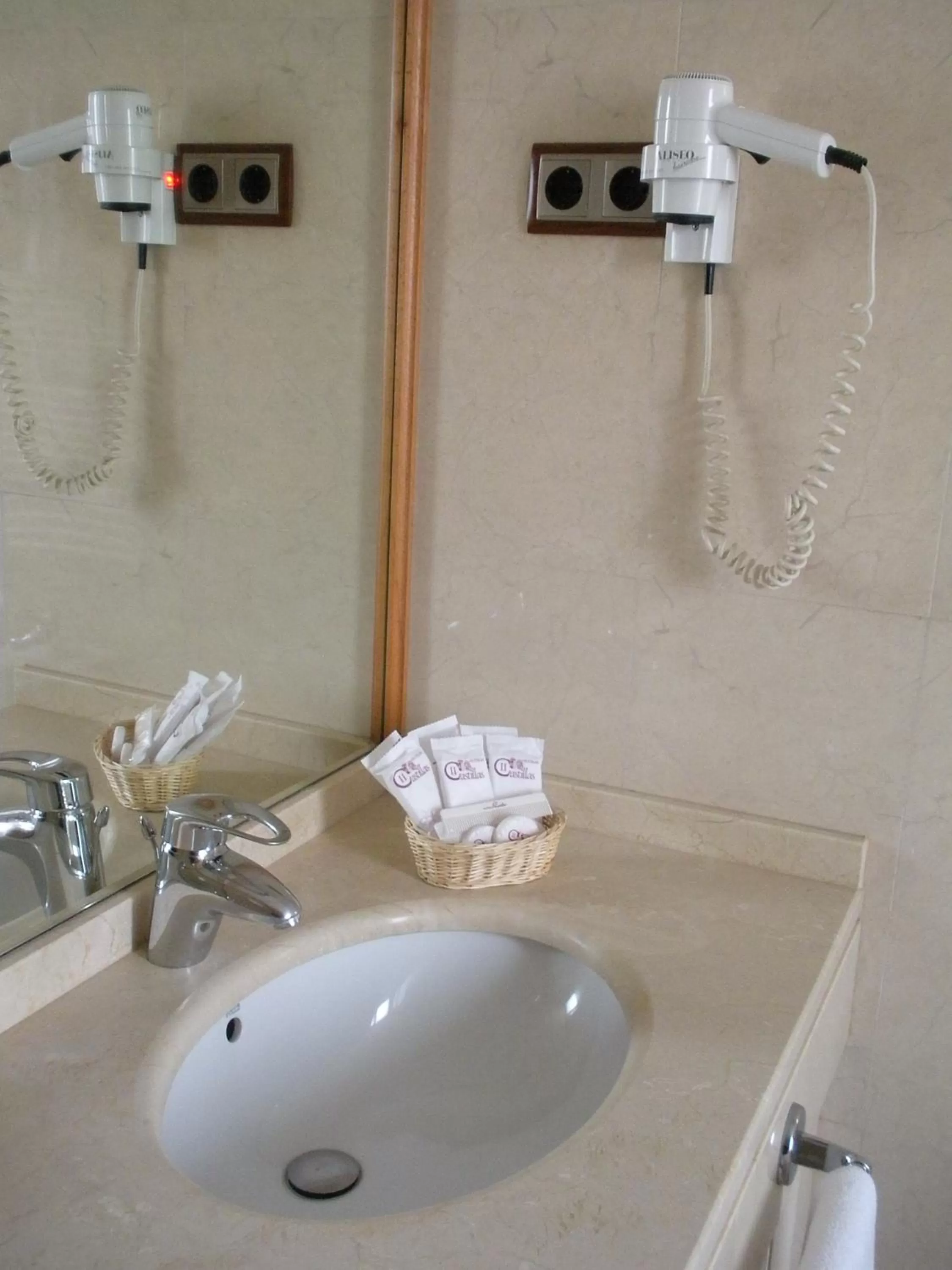 Bathroom in II Castillas Madrid