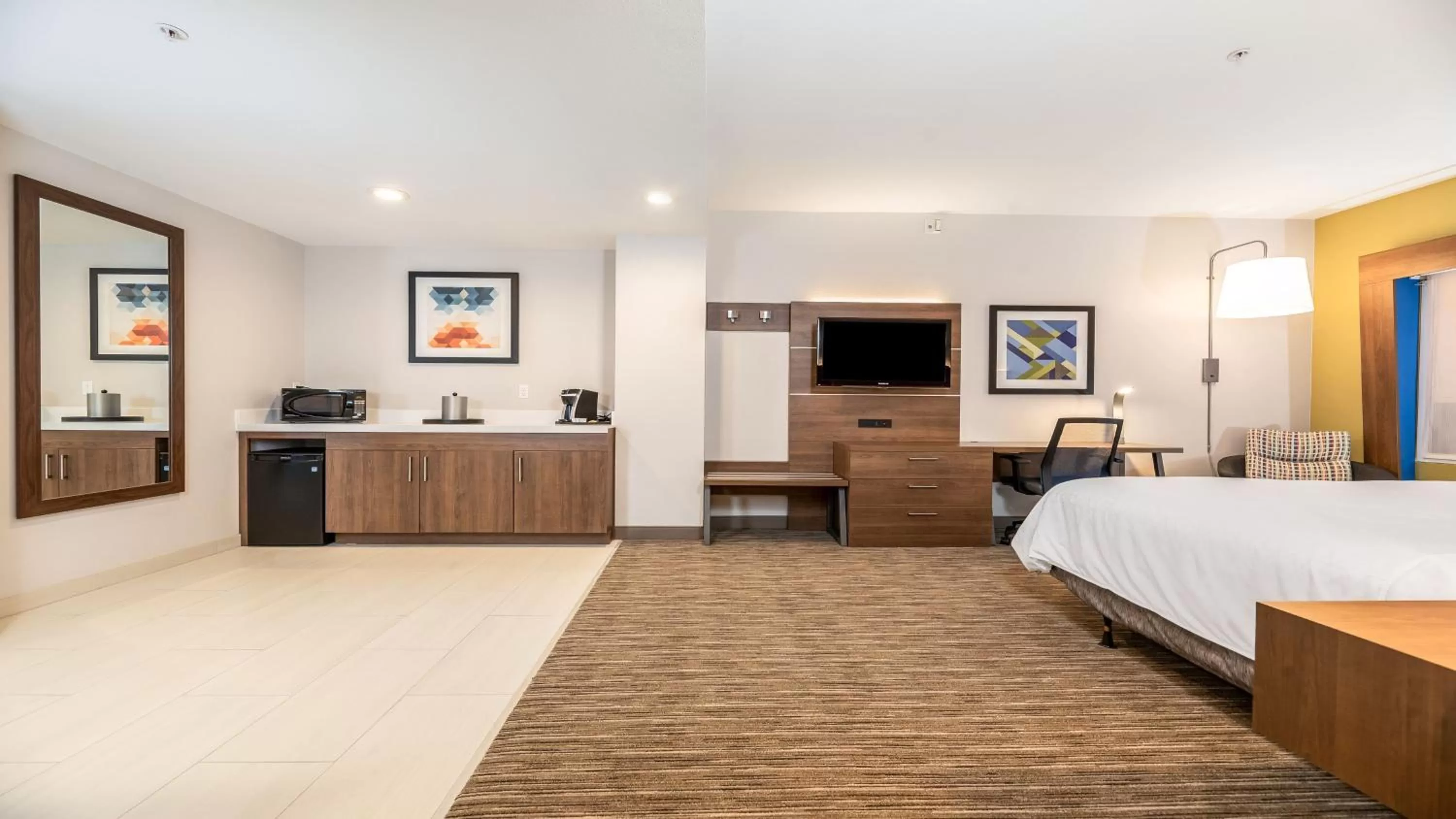 Photo of the whole room, Bed in Holiday Inn Express Fremont - Milpitas Central by IHG