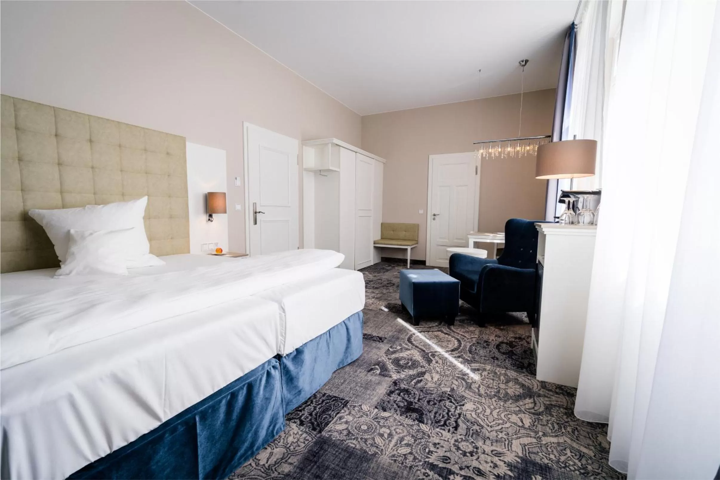 Photo of the whole room, Bed in Schlosshotel Bad Neustadt