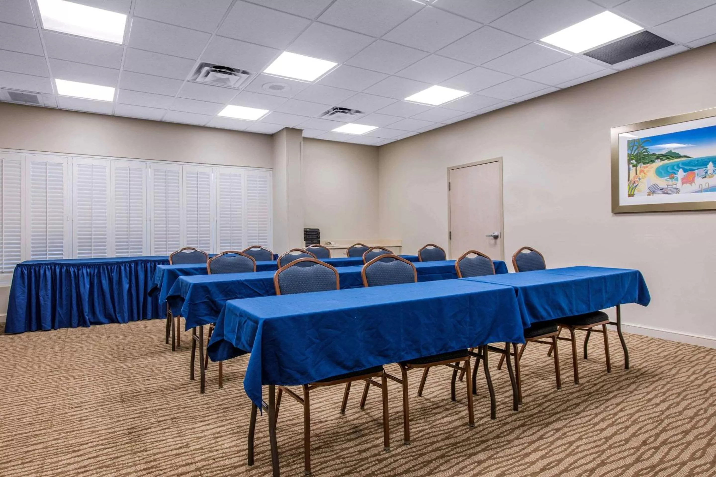 On site in Comfort Suites Maingate East