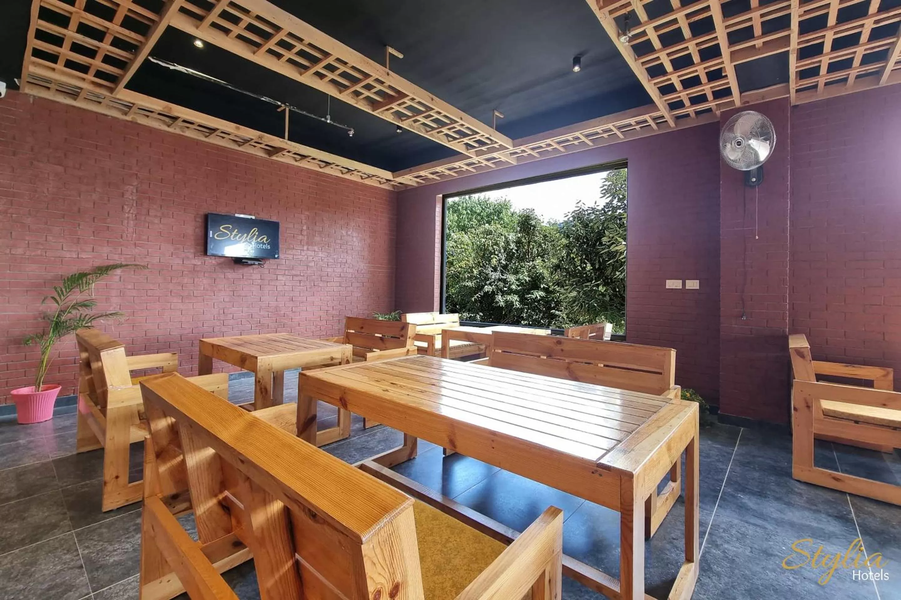 Restaurant/Places to Eat in Moon Glade By Stylia Hotels