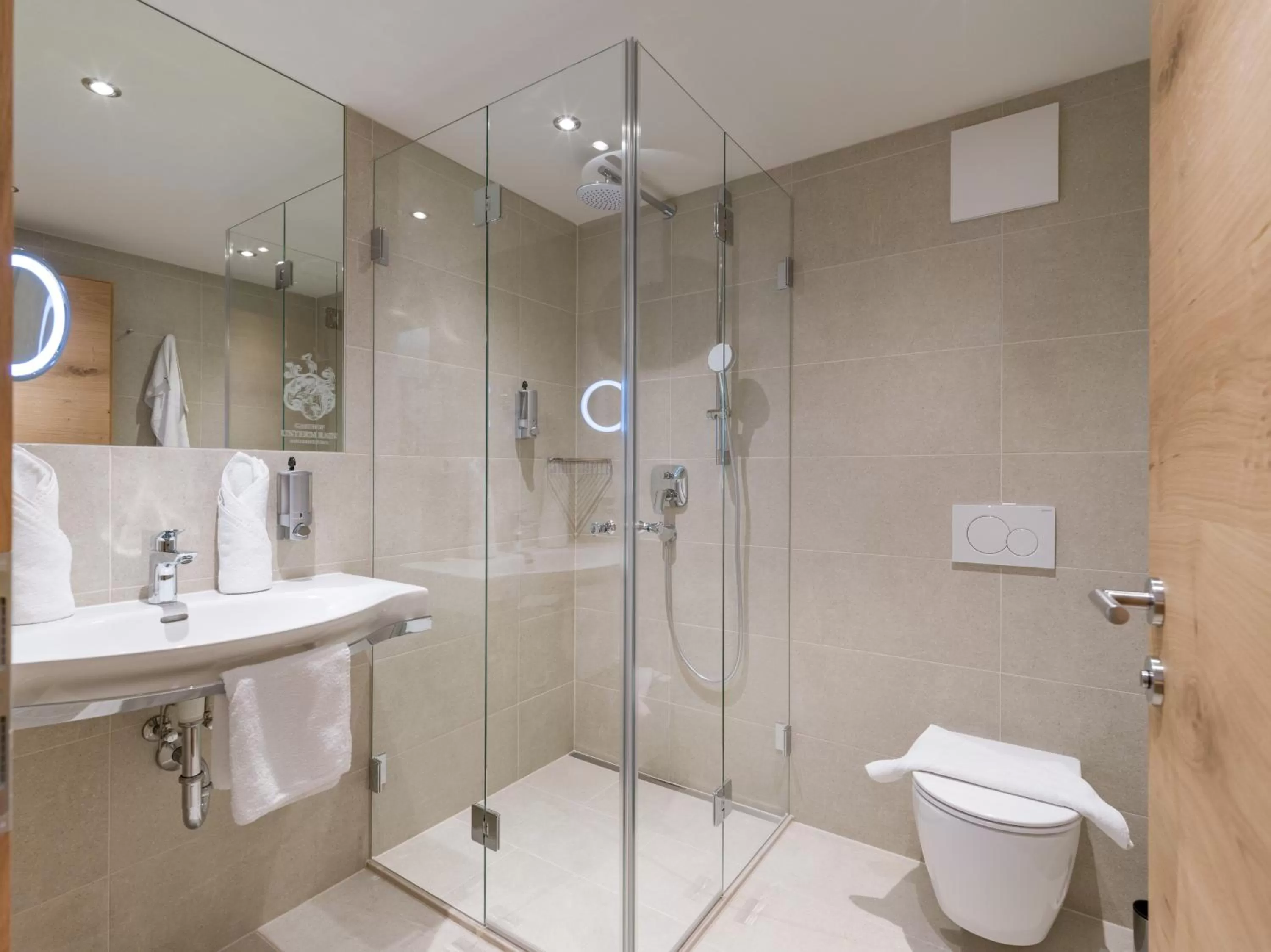 Bathroom in Alpen Glück Hotel Unterm Rain garni