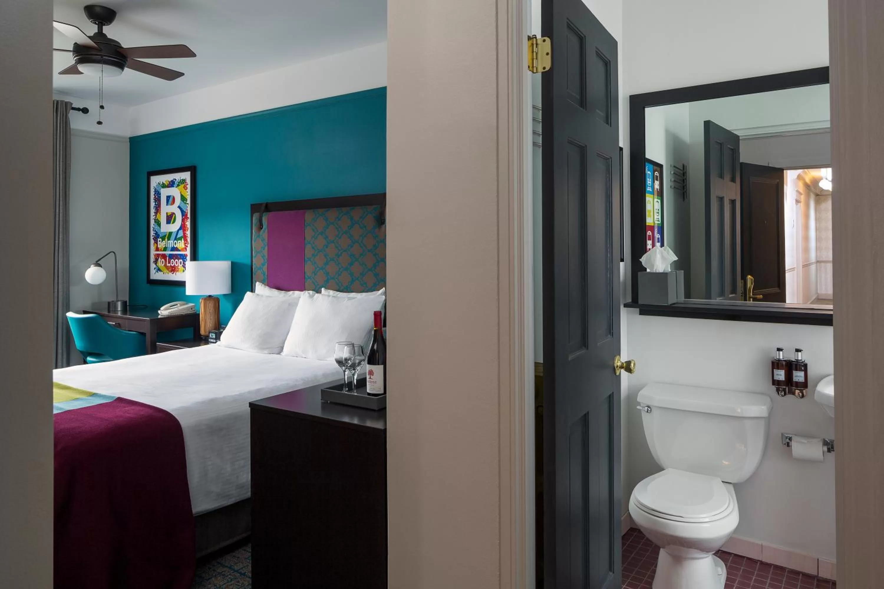 Photo of the whole room, Bed in City Suites Hotel