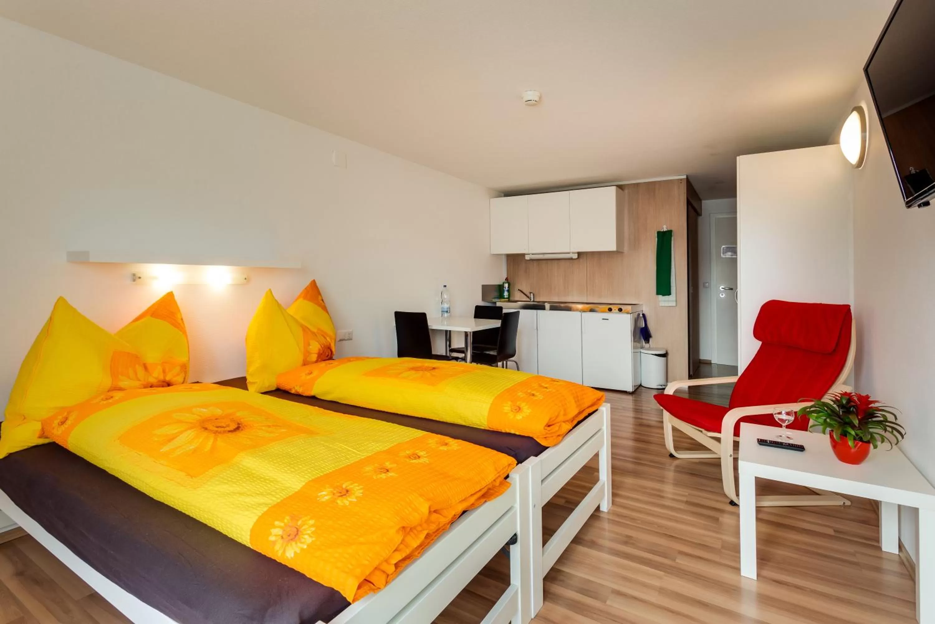 Photo of the whole room, Bed in Anstatthotel Luzern - app self-check-in